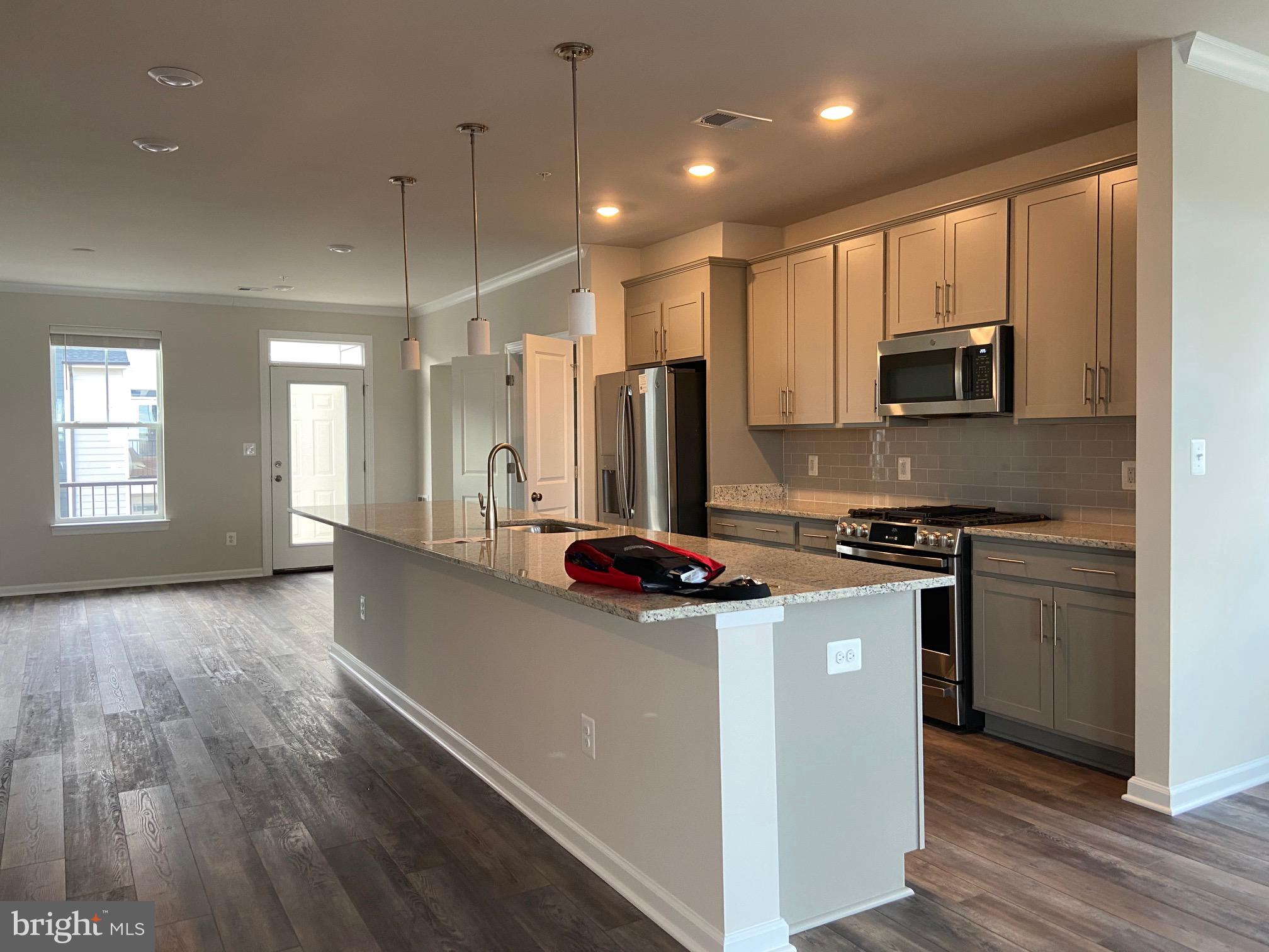 POTOMAC TOWN CENTER - Residential Lease