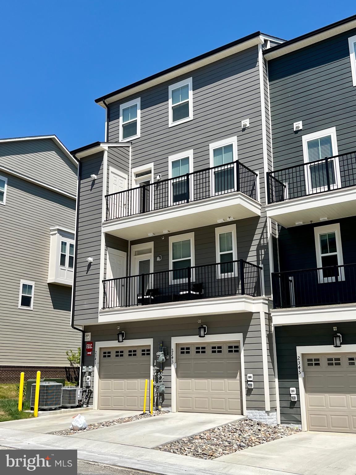 POTOMAC TOWN CENTER - Residential Lease