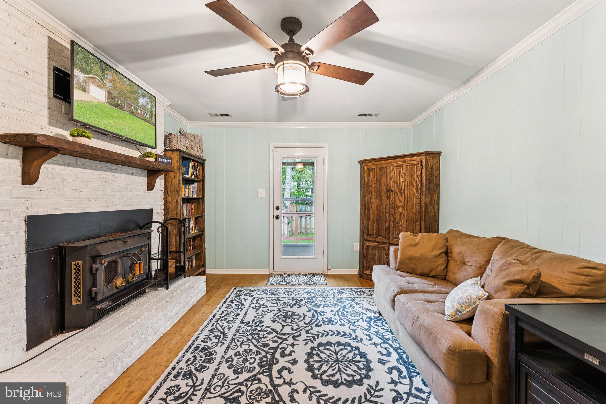 COUNTRY CLUB/LAKE MONTCLAIR - Residential