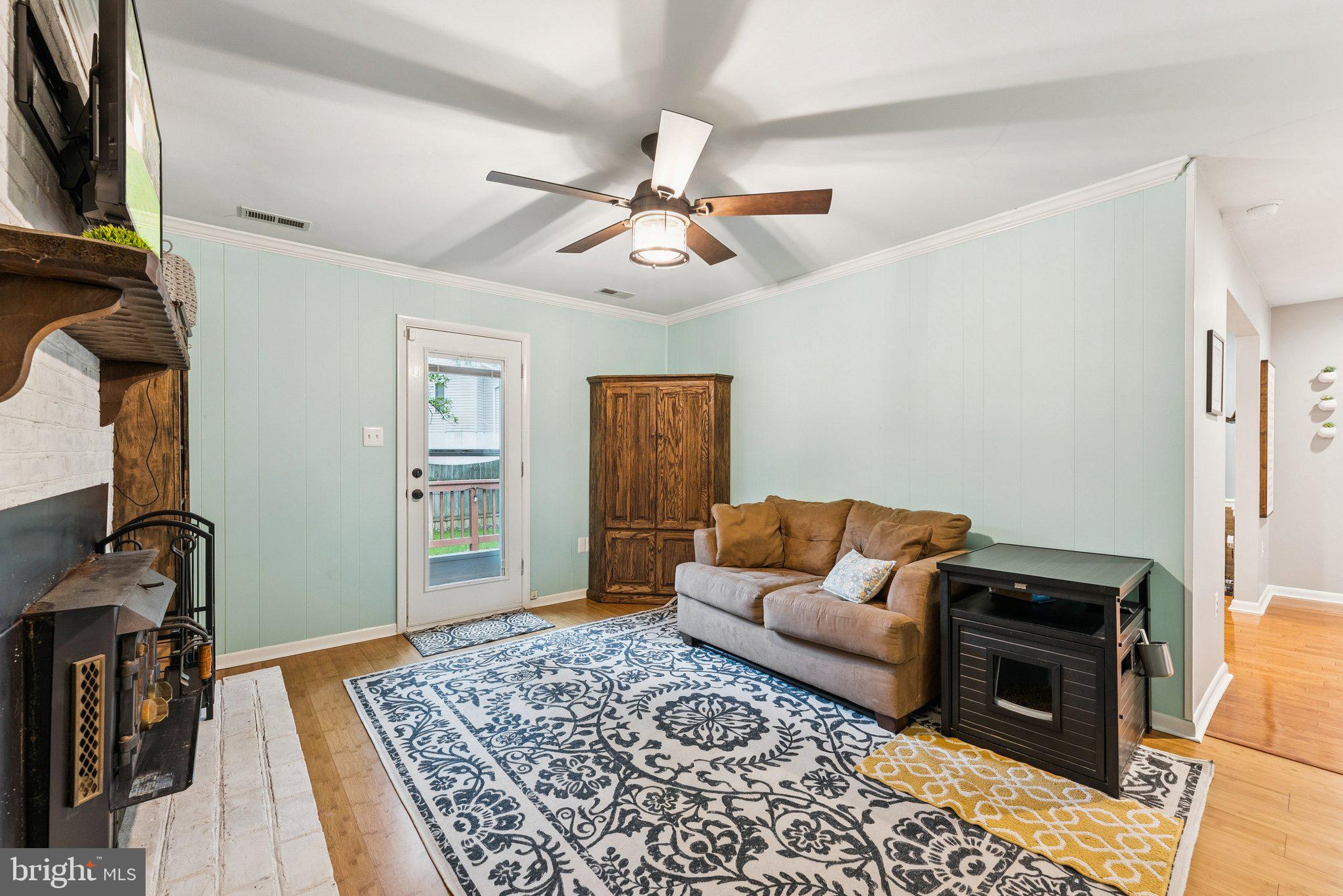 COUNTRY CLUB/LAKE MONTCLAIR - Residential