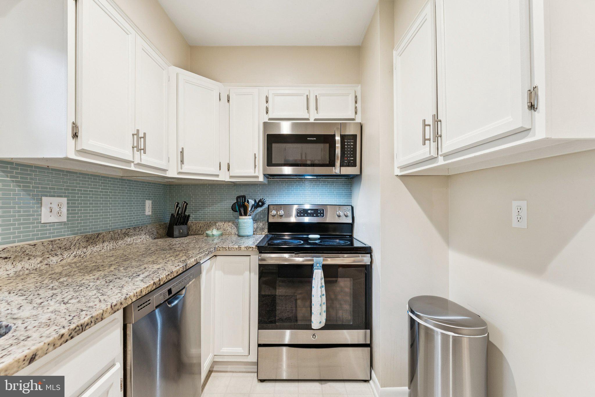 COUNTRY CLUB/LAKE MONTCLAIR - Residential