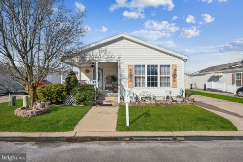 Photo of 47 Gregory Dr., WILLIAMSTOWN, NJ 08094 (MLS # NJGL2068658)