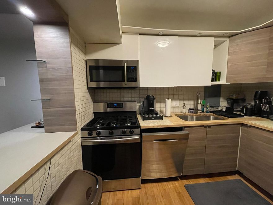 Sleek & Modern fully renovated 1BR + Den in private Canterbury Square community of Alexandria*Beautiful bamboo floors throughout main living area*Kitchen features custom cabinetry & lighting, newer stainless steel appliances, built-ins & tiled backsplash*Eat-in bench in dining area off kitchen with pendant lighting*Living room with sliding glass doors leading to balcony overlooking treed community*Spacious Primary bedroom features Palladian windows allowing lots of natural sunlight in + renovated full bathroom*Community washer/dryer room in lowest level*1 Assigned parking space + 1 guest space*All utilities included*No pets allowed in community*Located across the street from Brookvalley Park, walking distance to stores, restaurants & All Veterans Park with miles of walking/biking trails*1 mile from I-395 & 20 min to Washington D.C with easy access to Beltway, Pentagon, Old Town Alexandria, National Landing & planned Inova Alexandria Hospital at Landmark*Bus to Metro rail across street*

*Available for lease 2.10.23*