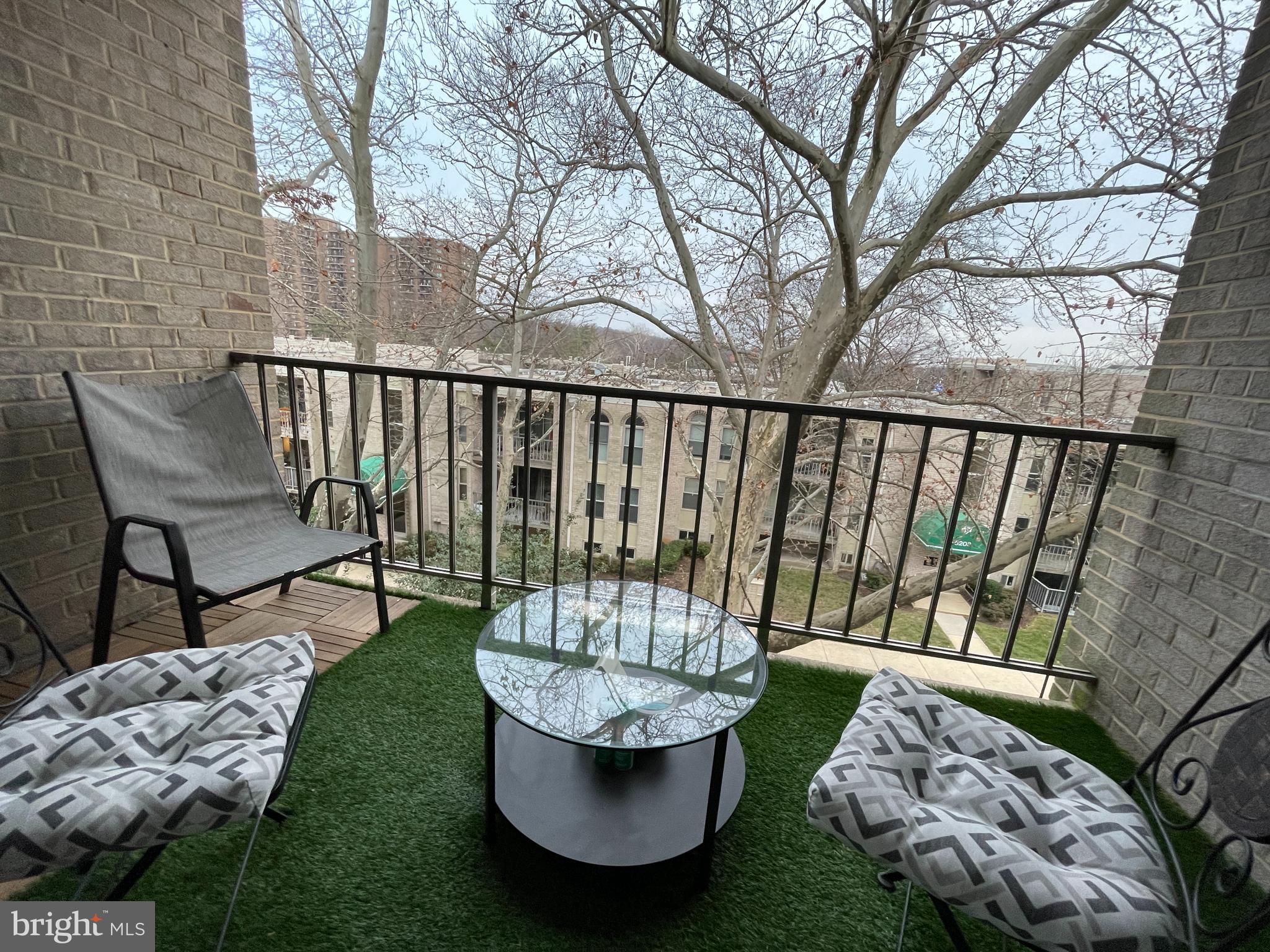 CANTERBURY SQUARE - Residential Lease