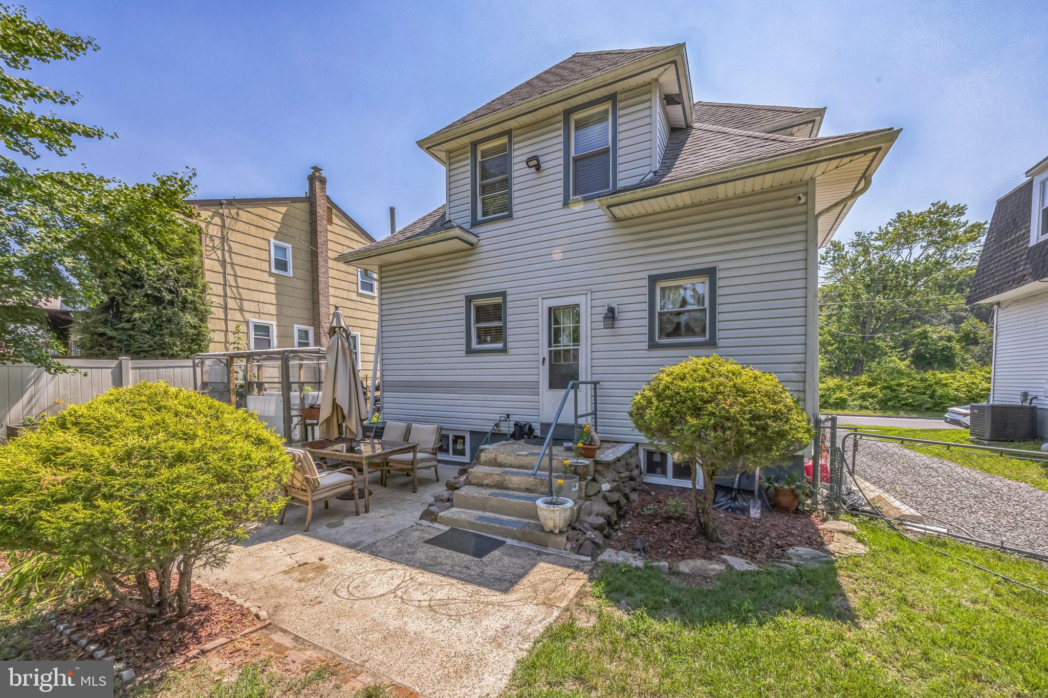 325 WOODBINE AVE.