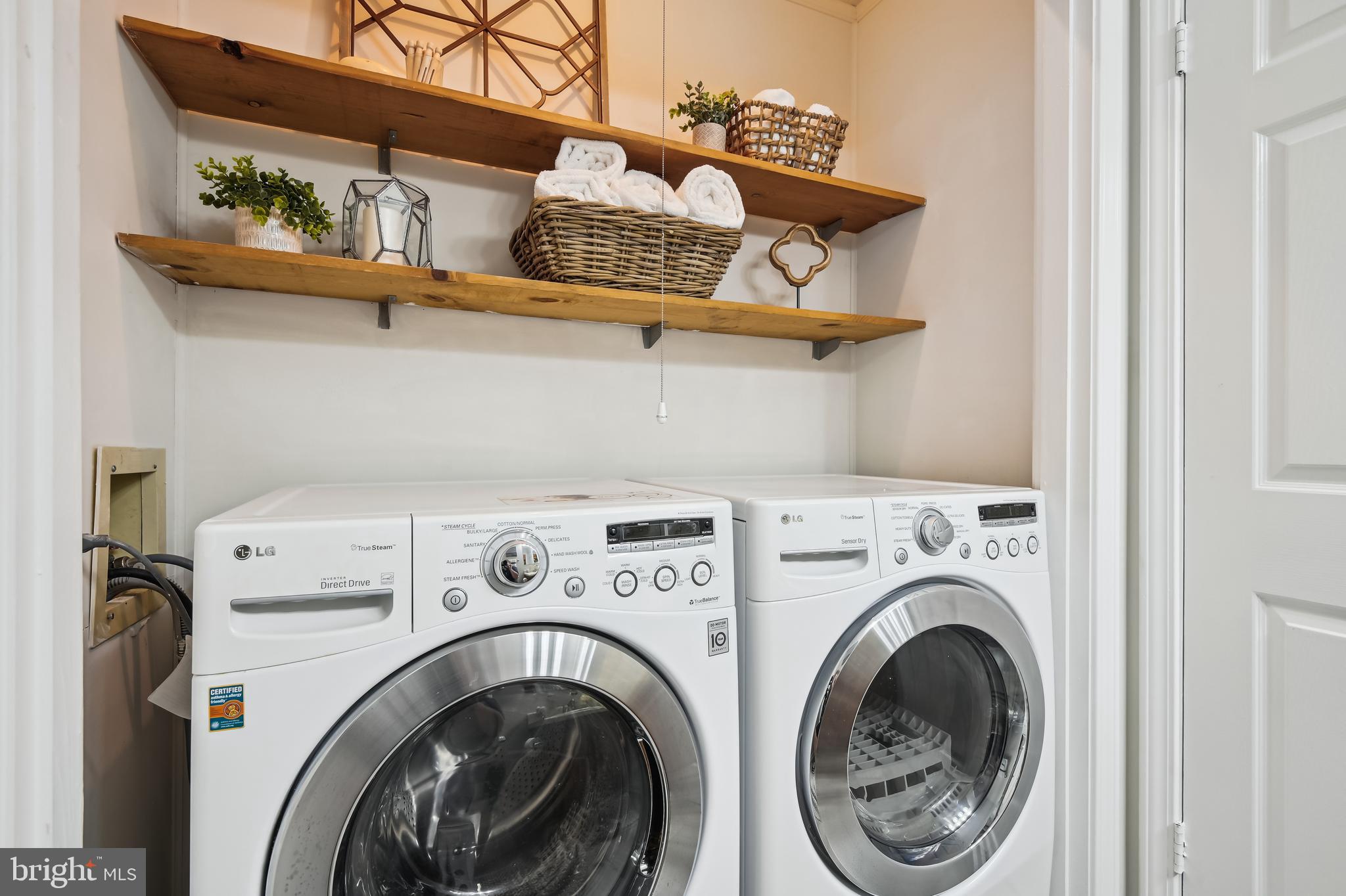 BAY HIGHLANDS - Residential