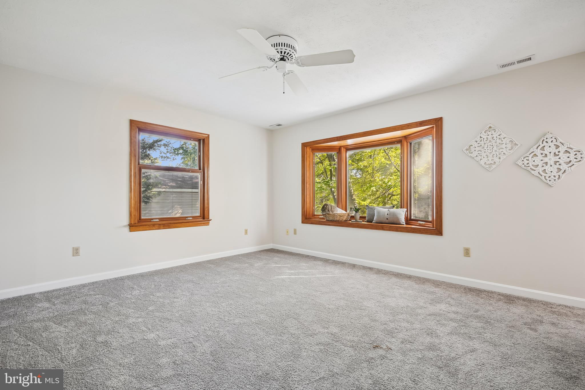 BAY HIGHLANDS - Residential