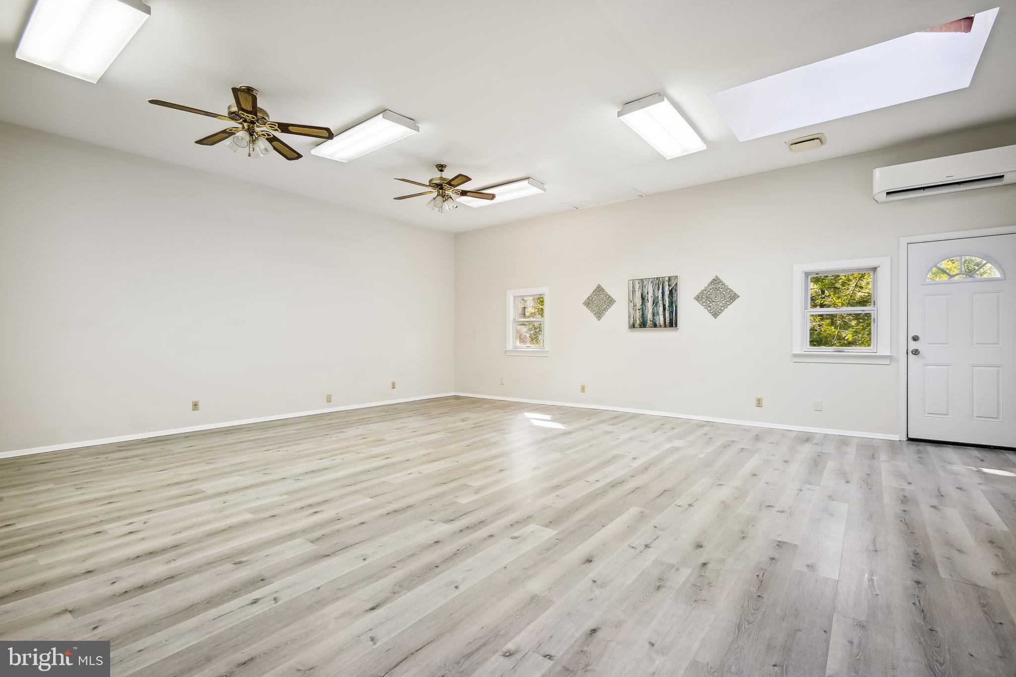 BAY HIGHLANDS - Residential