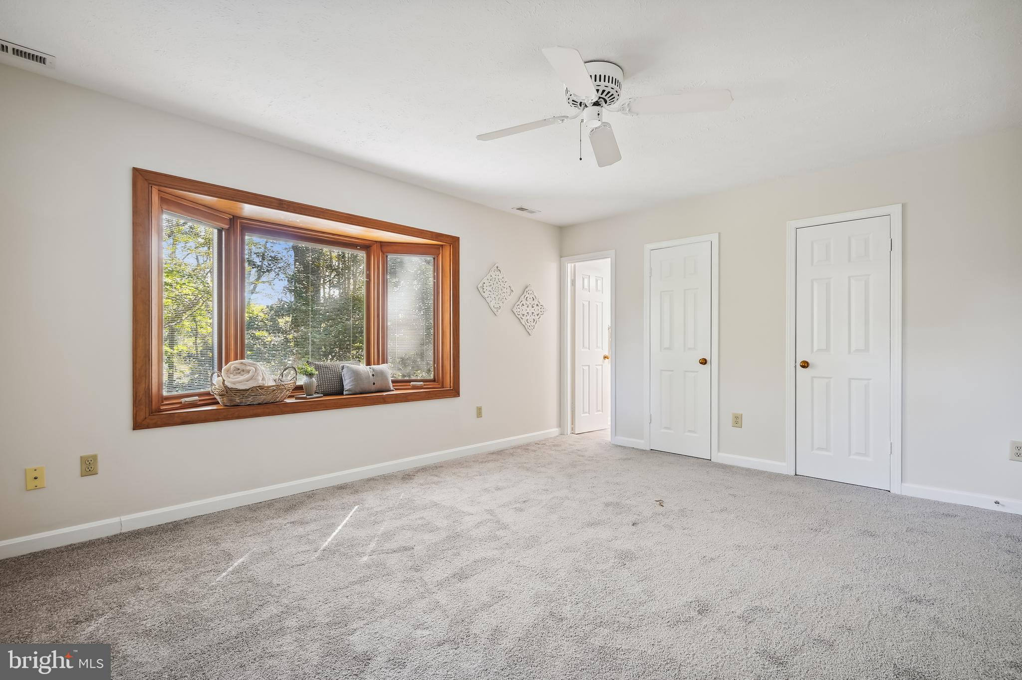 BAY HIGHLANDS - Residential