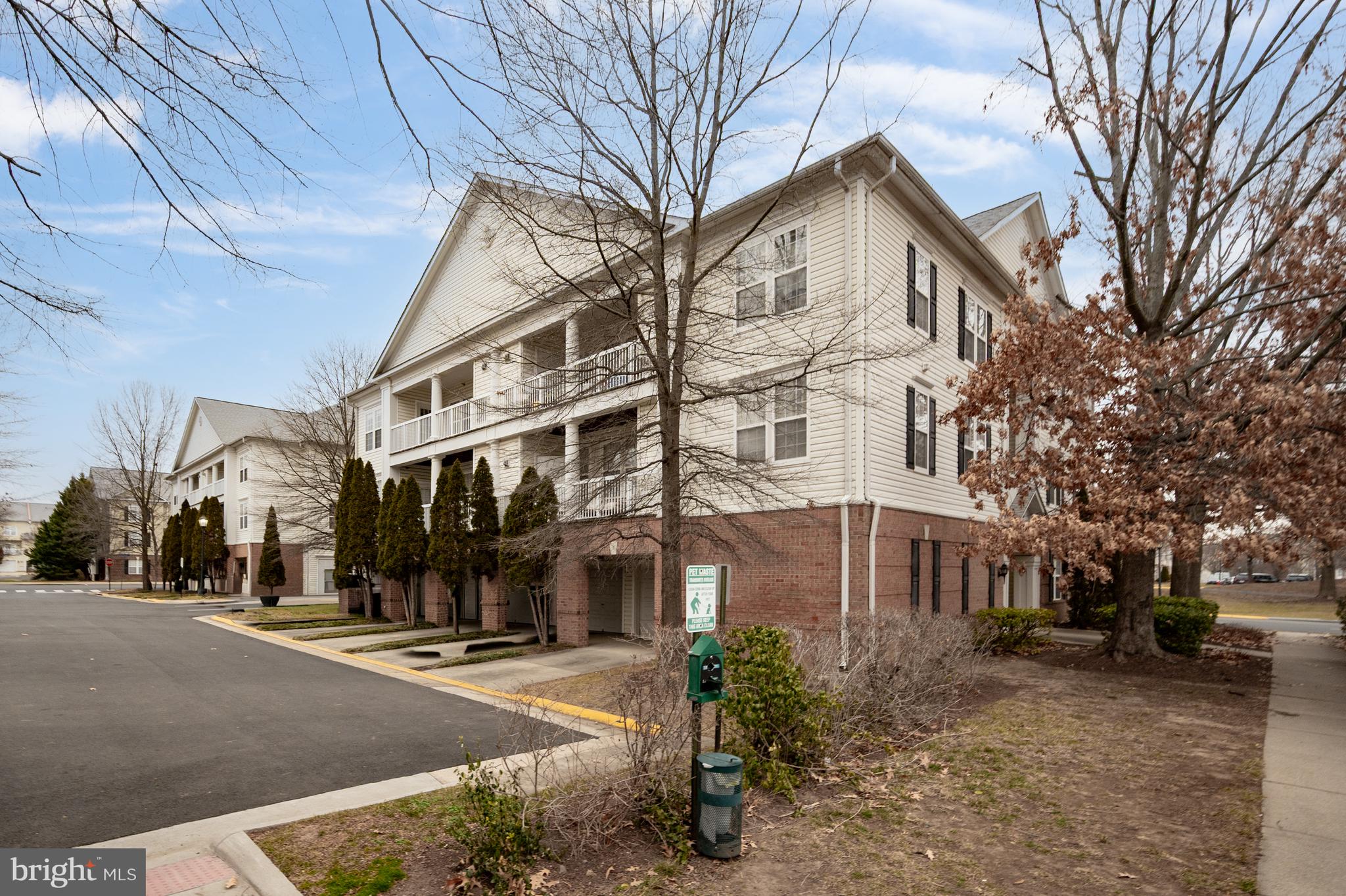 42531 ROCKROSE SQUARE 302