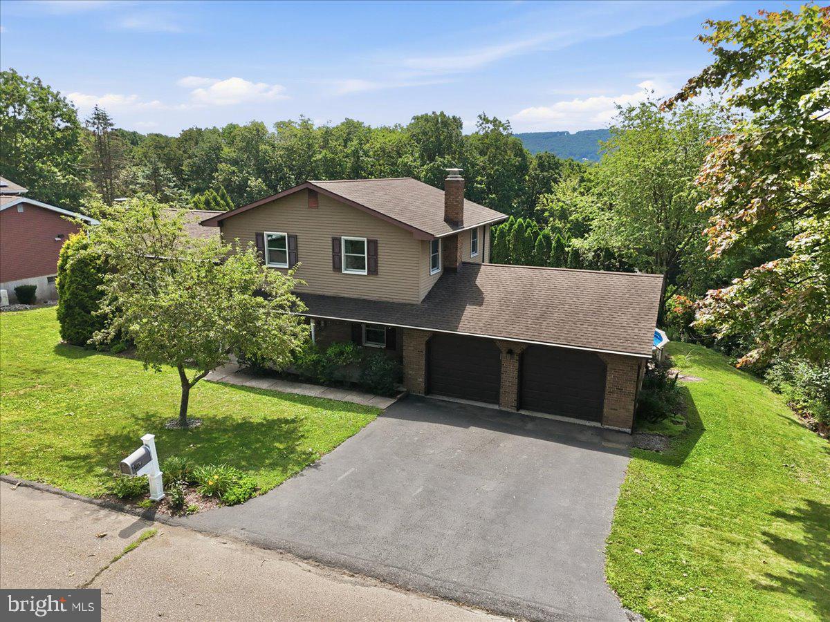 544 MAPLE STREET