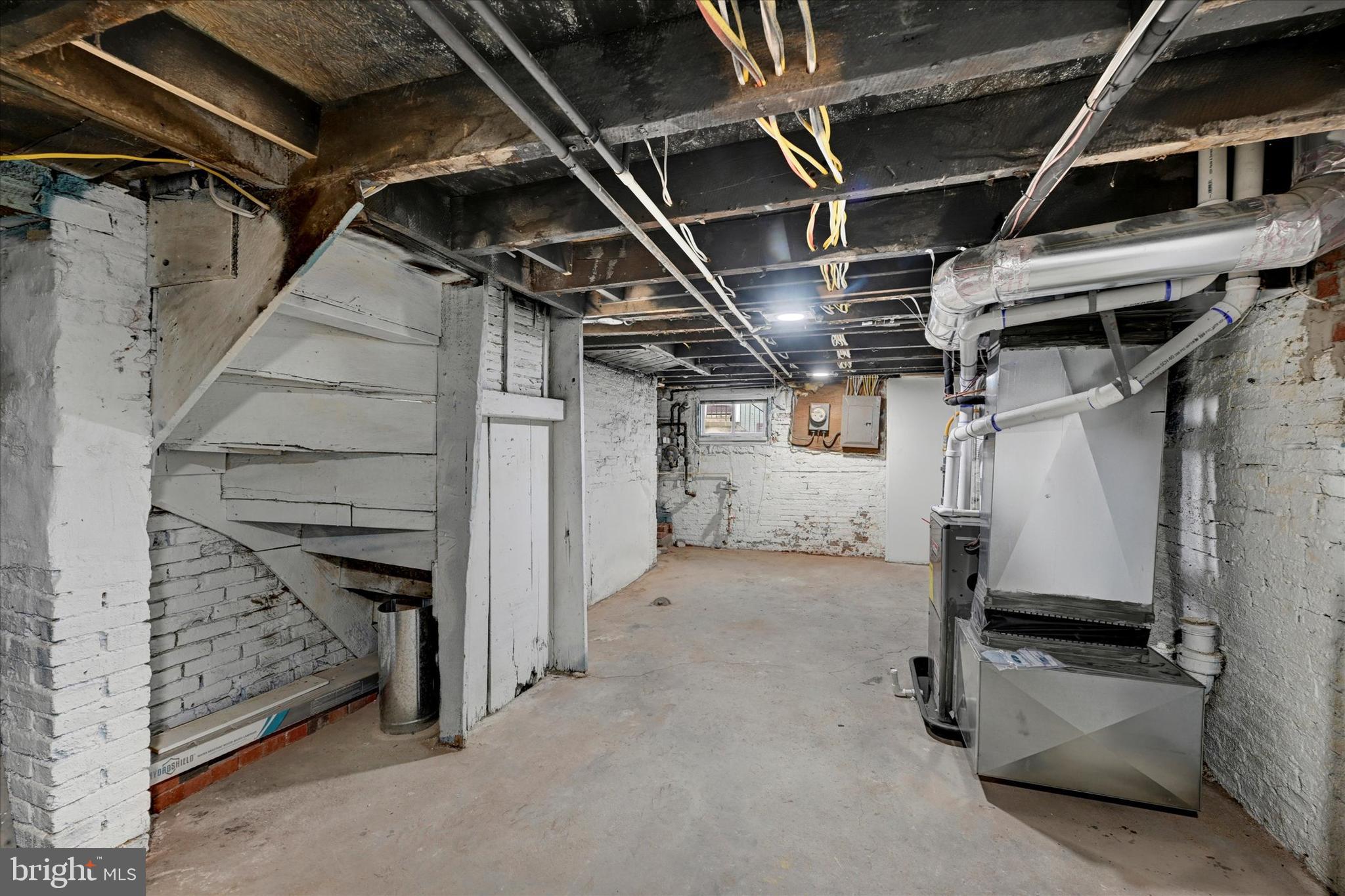 HOLLINS MARKET - Residential