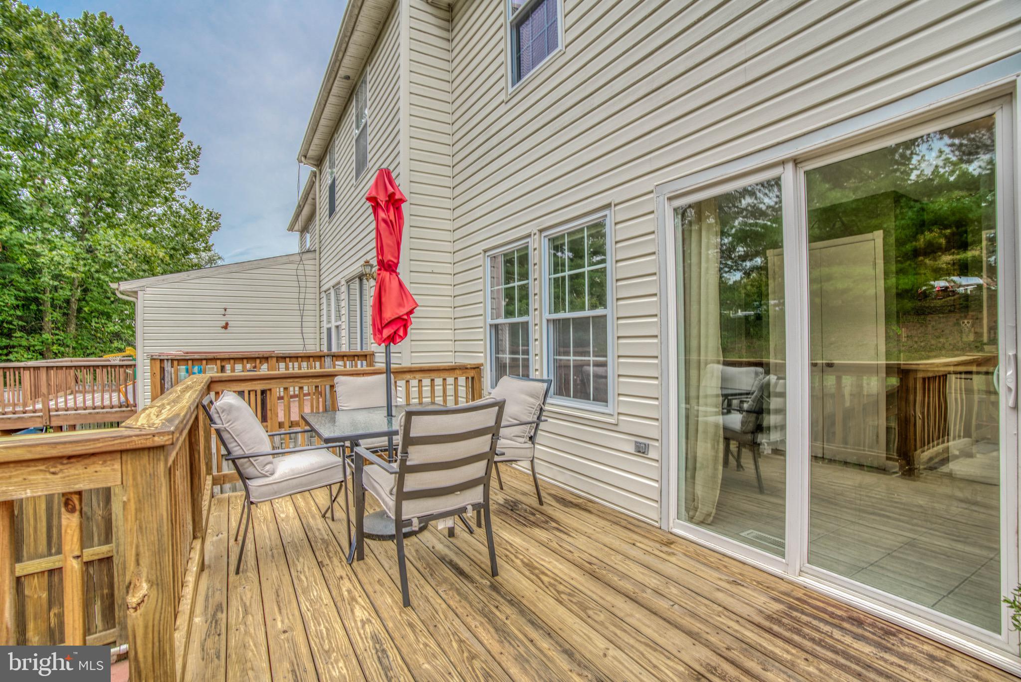 CONSTANT FRIENDSHIP - Residential