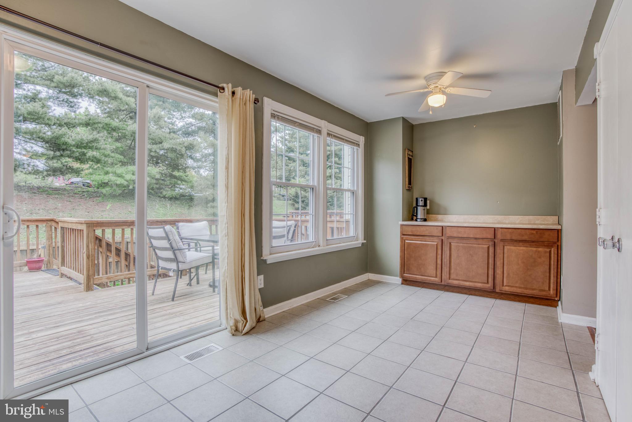 CONSTANT FRIENDSHIP - Residential