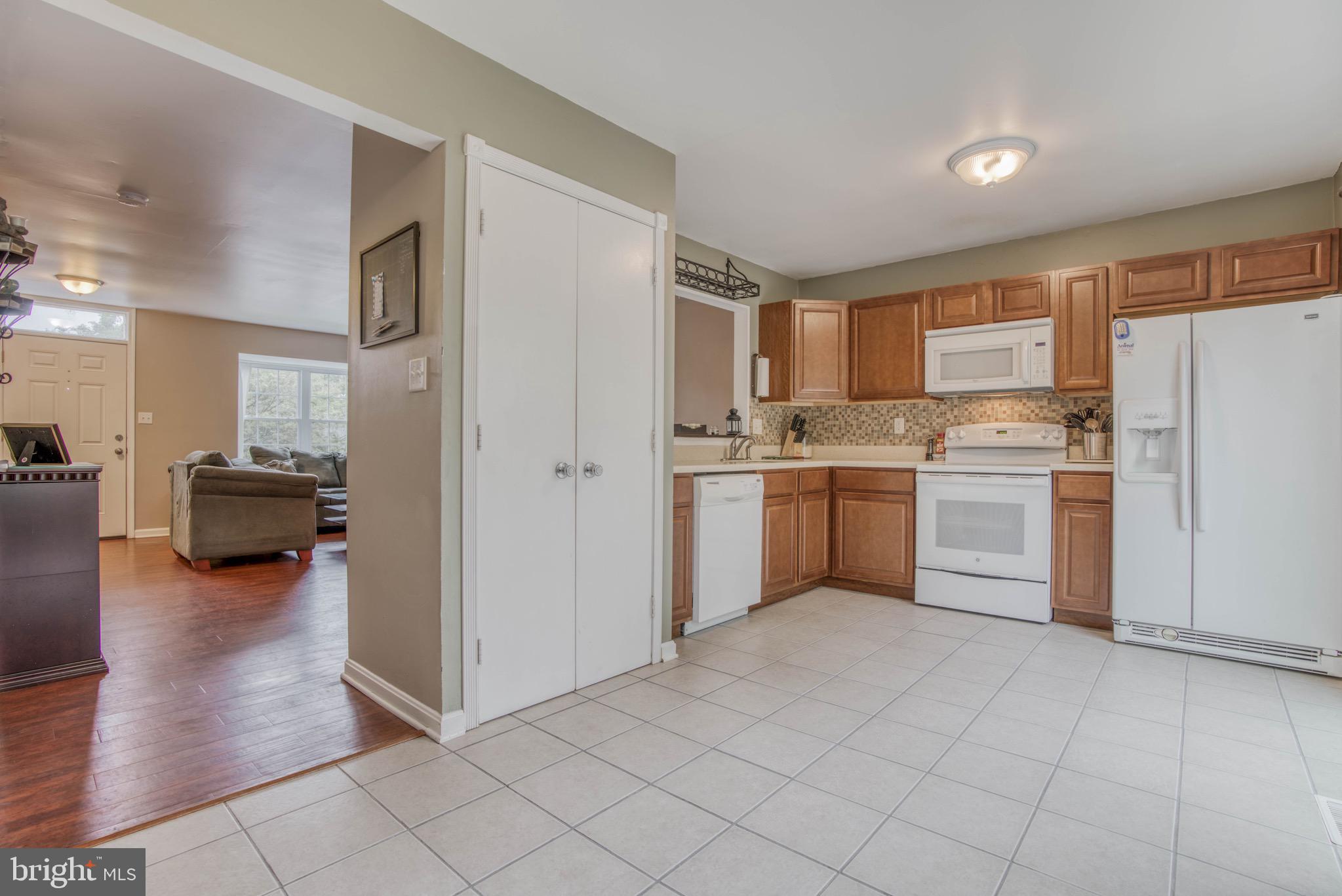 CONSTANT FRIENDSHIP - Residential