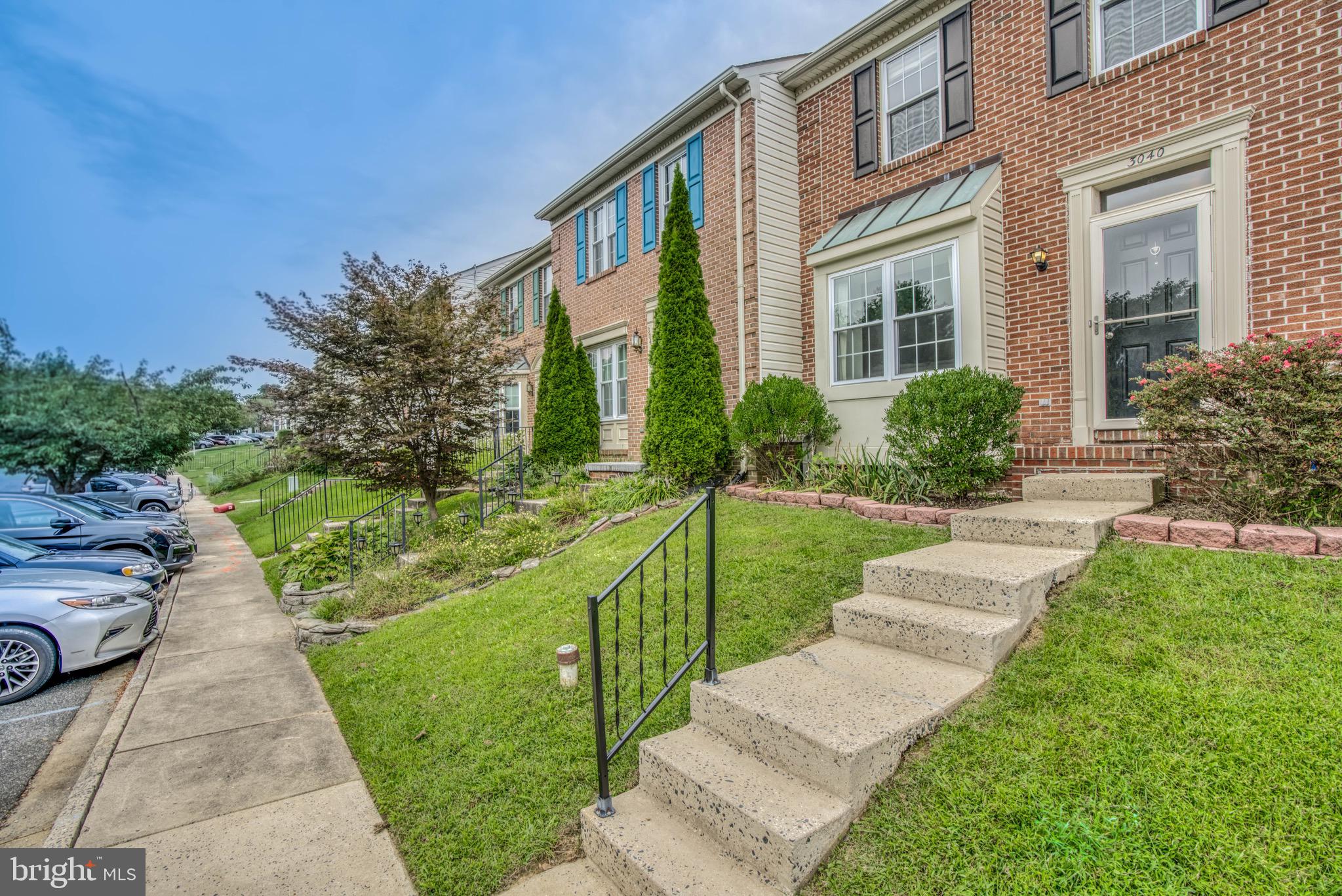 CONSTANT FRIENDSHIP - Residential