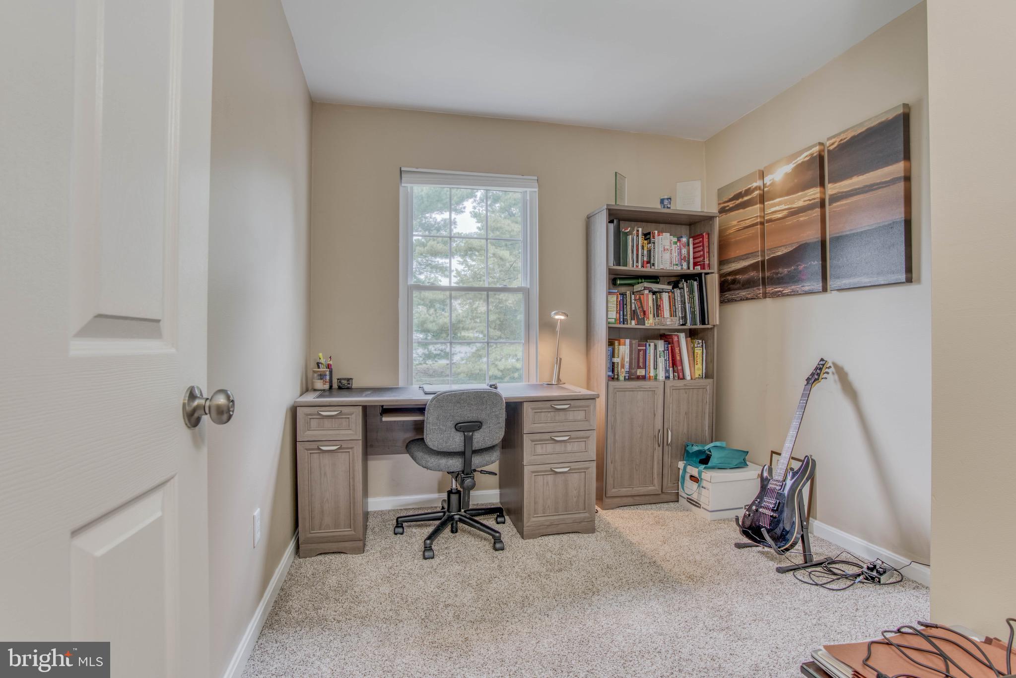 CONSTANT FRIENDSHIP - Residential