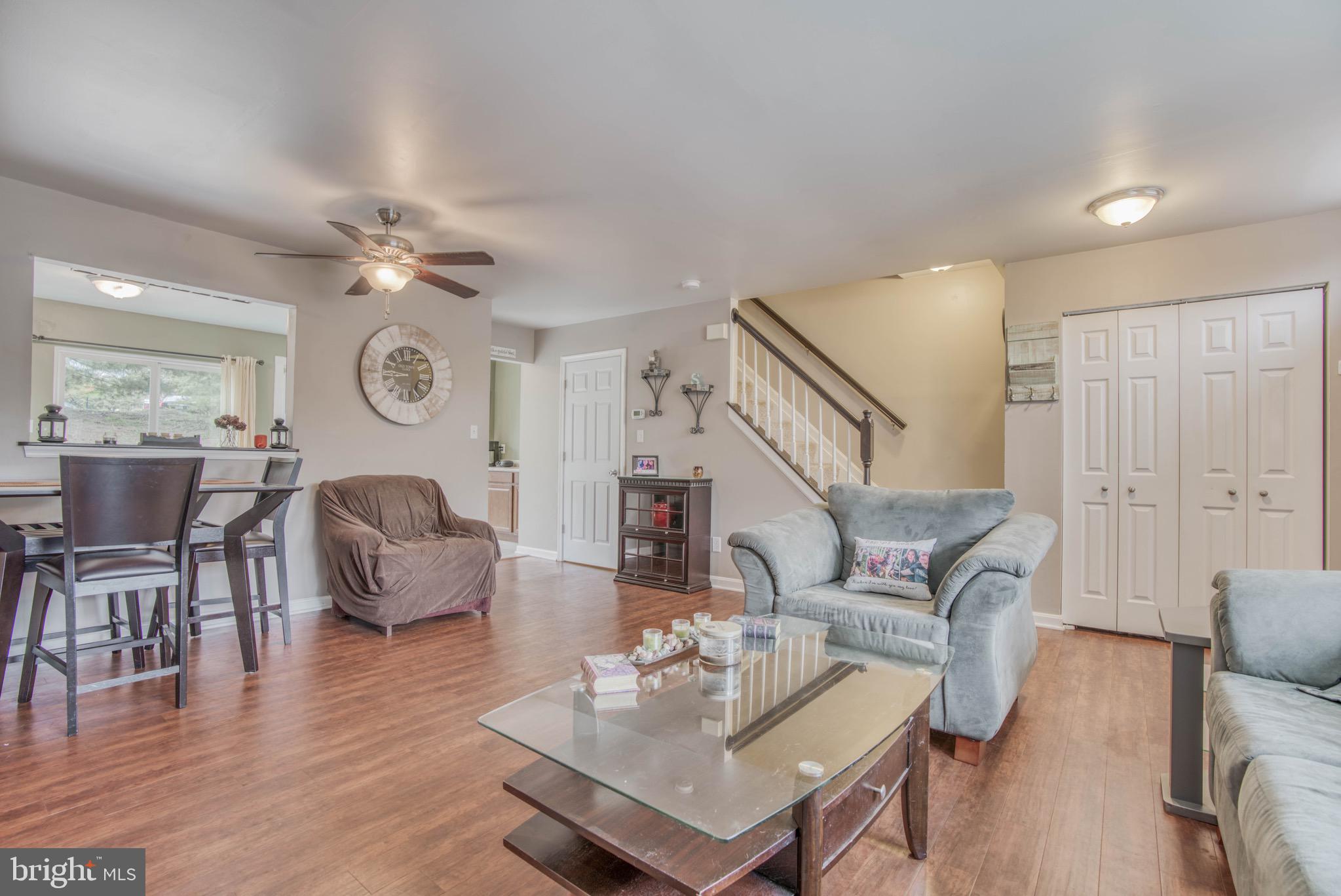 CONSTANT FRIENDSHIP - Residential