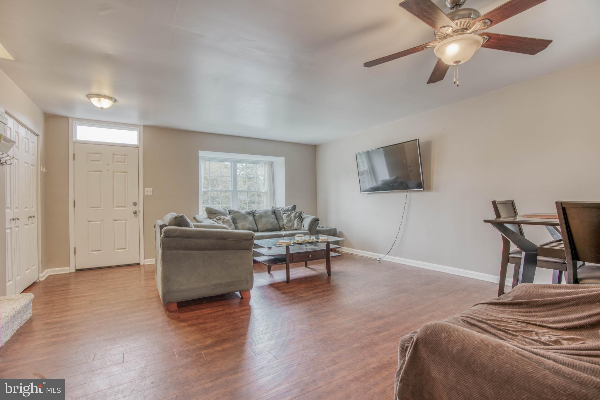 CONSTANT FRIENDSHIP - Residential