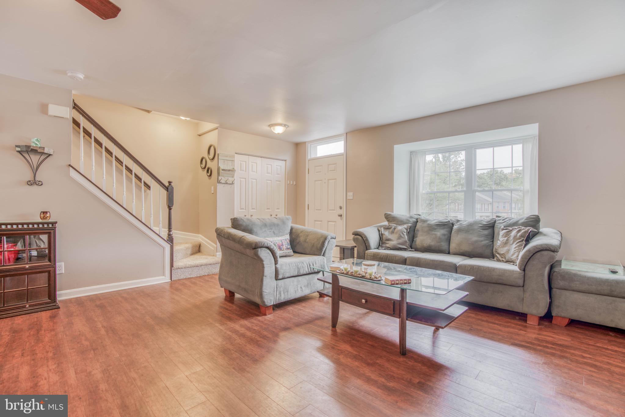 CONSTANT FRIENDSHIP - Residential