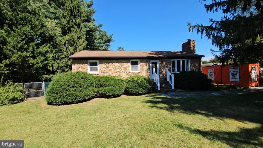 Here’s a single-family property that offers room to make your mark: 6900 Colonial Avenue is a 1,215
sq ft home built in 1969, with a finished basement, 2 full bathrooms, and solid bones — but it’s ready
for someone motivated to restore and add value.

One day showing Sunday 9/21/2025 from 12:00pm-2:00pm
Offer Deadline: Wednesday 9/24/2025 12:00pm noon

Set on nearly 0.67 acres, this stone property features a fireplace, baseboard heating, central air, and a
mix of charm and potential. The roof is shake/shingle style, and there’s plenty of space in the yard for
outdoor improvements or expansion. With the finished basement, you already have significant square
footage in place waiting to be leveraged.
Strong ARV on this home!

If you’re a handyman, renovator, or investor, this is the kind of home where your work can directly
translate into instant equity. Whether you’re modernizing the finishes, refreshing the interior, or adding
cosmetic touches, this property has the framework to reward sweat equity