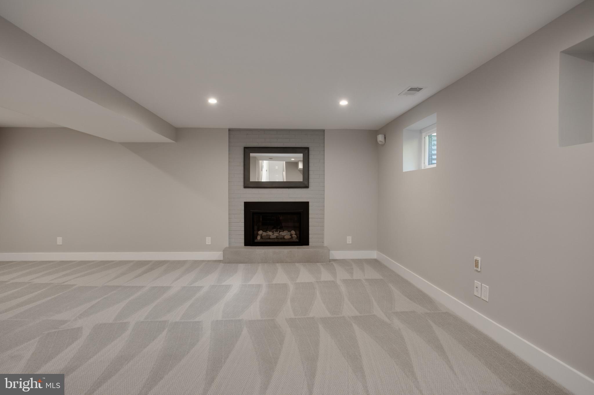 BERKSHIRE OAKWOOD - Residential