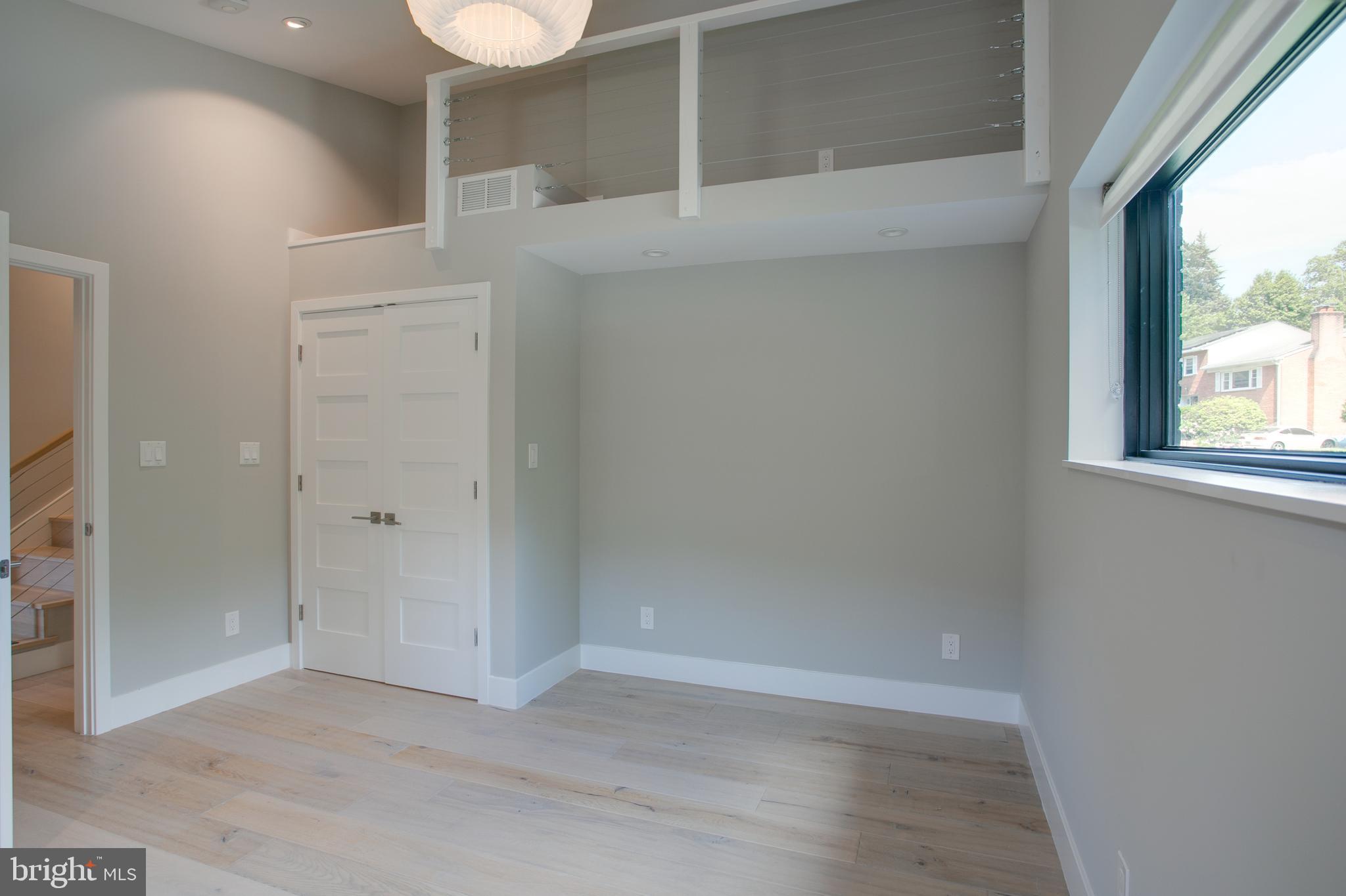 BERKSHIRE OAKWOOD - Residential