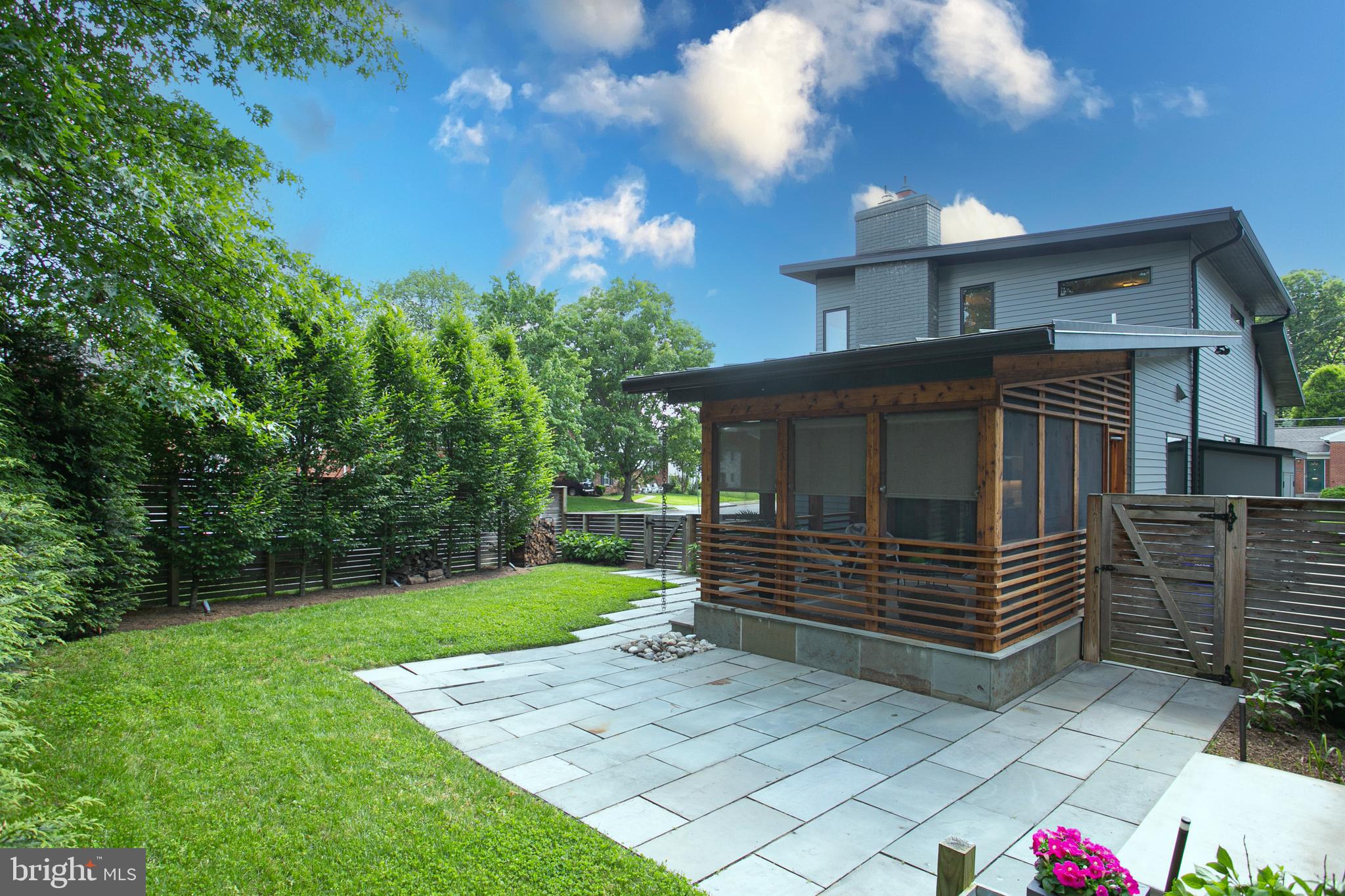 BERKSHIRE OAKWOOD - Residential