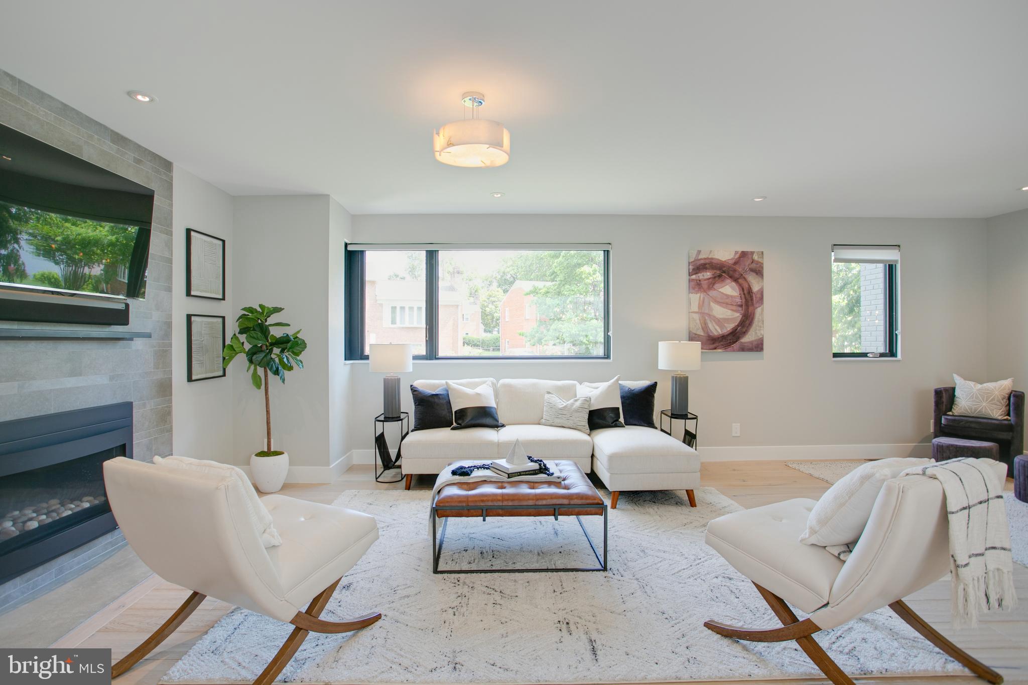 BERKSHIRE OAKWOOD - Residential