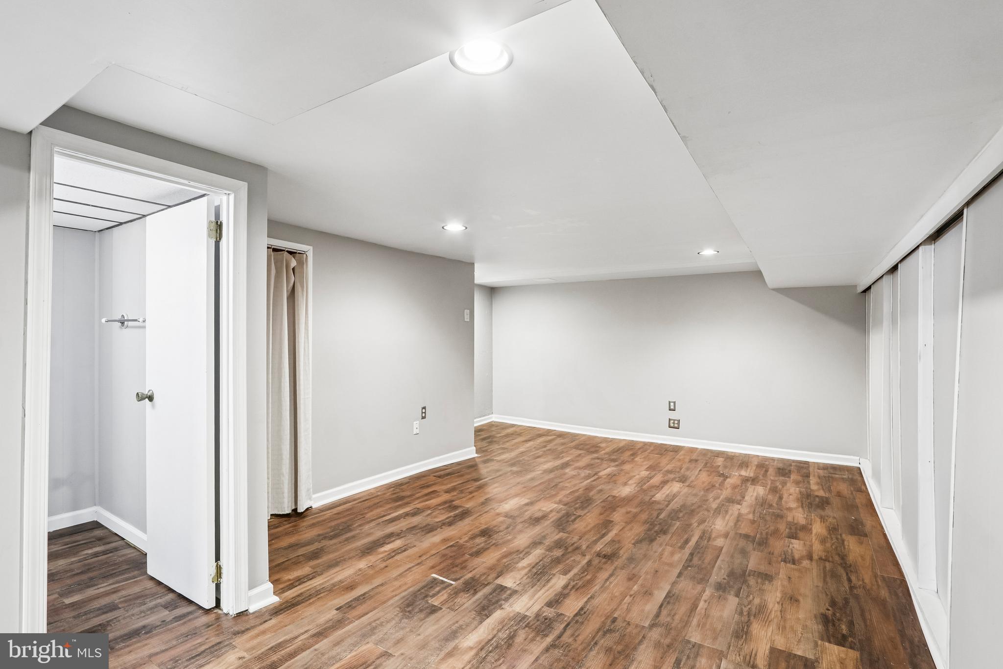 VALLEY VIEW - Residential