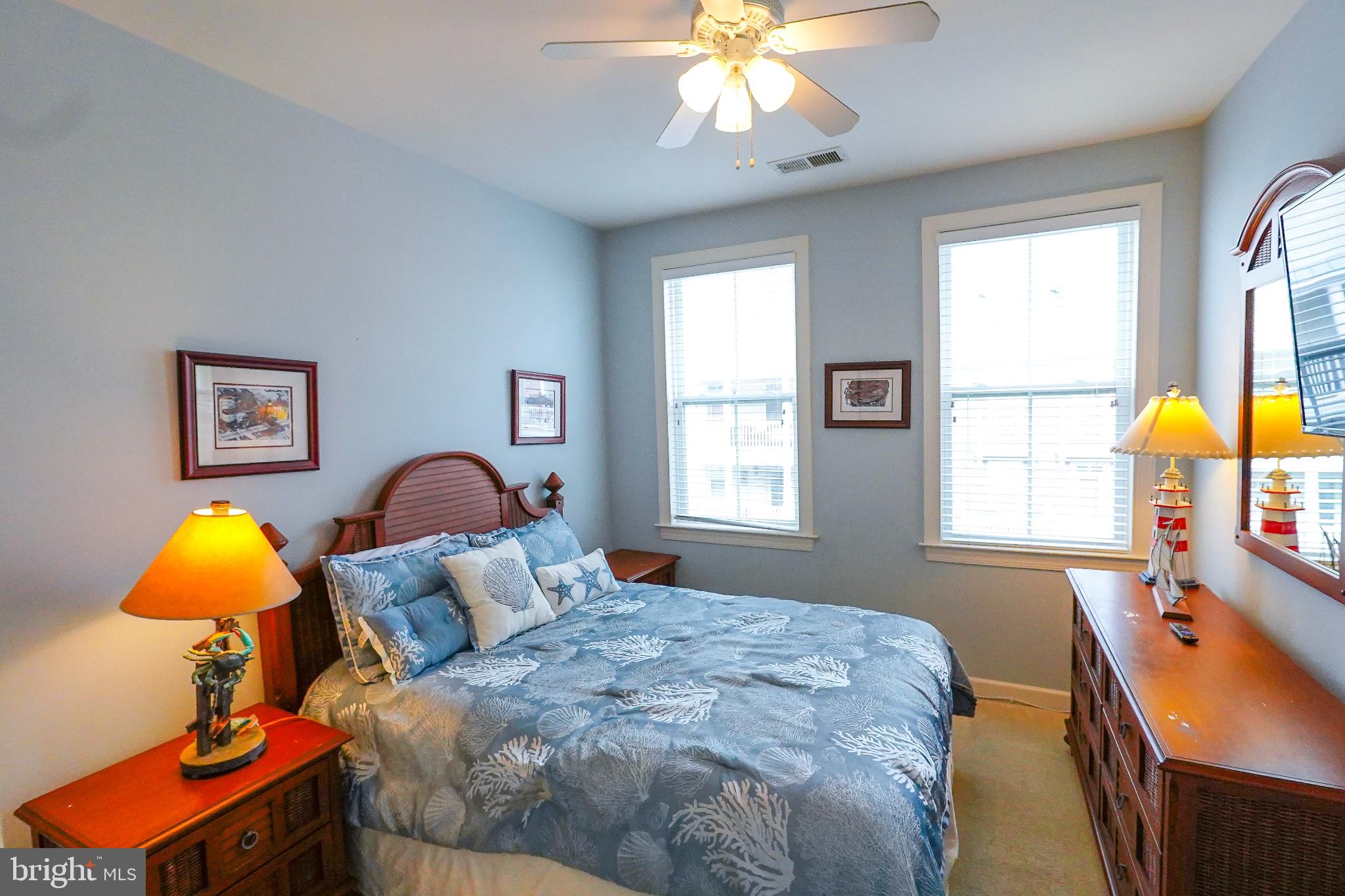 SUNSET ISLAND - Residential