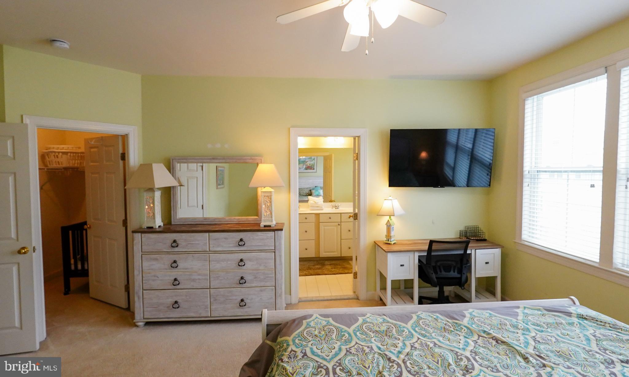 SUNSET ISLAND - Residential