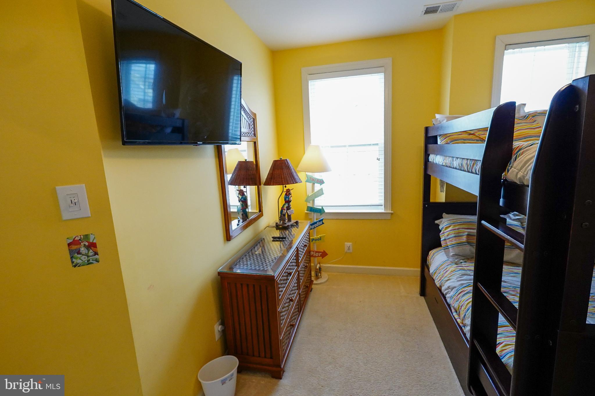 SUNSET ISLAND - Residential