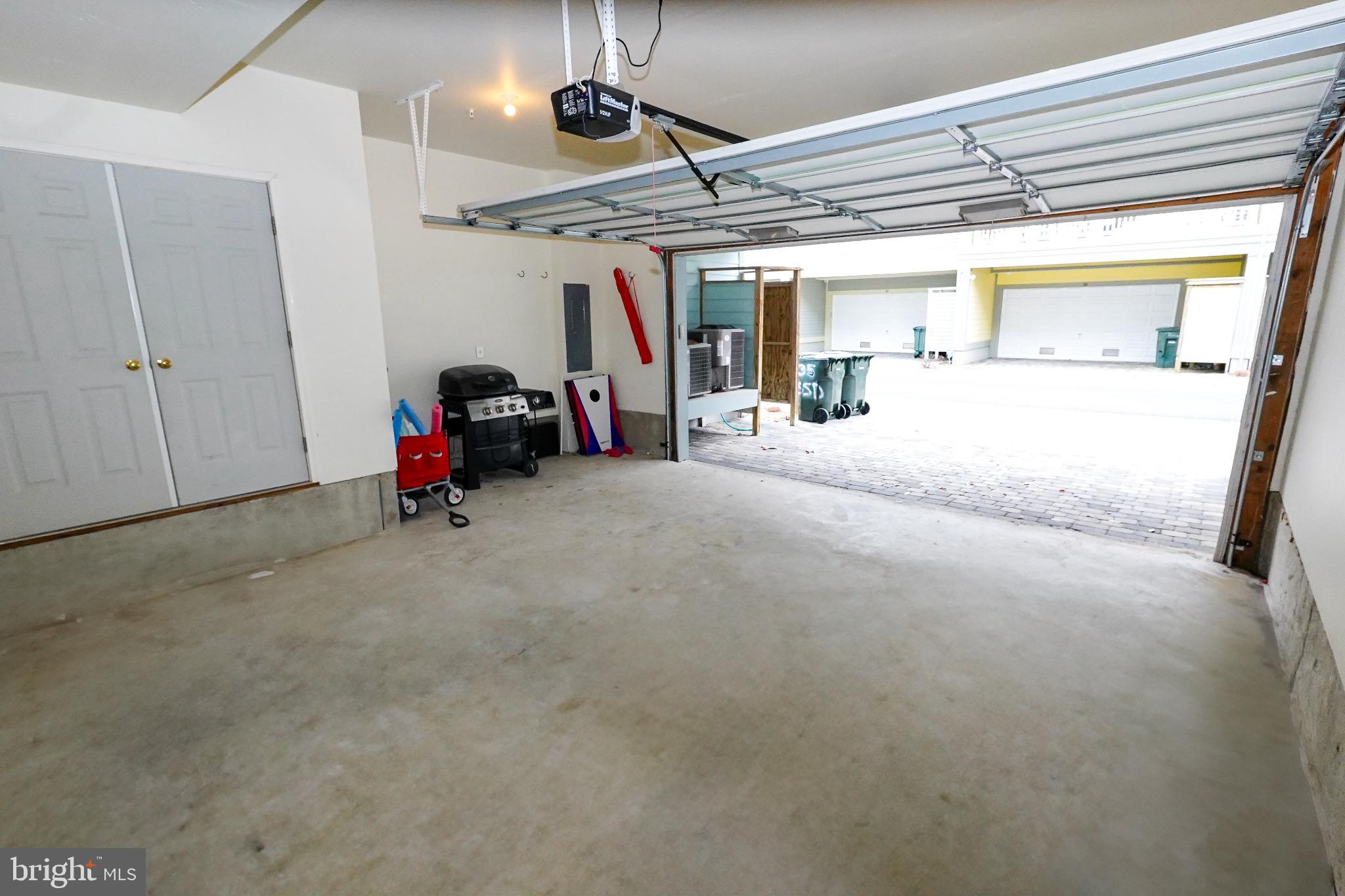 SUNSET ISLAND - Residential