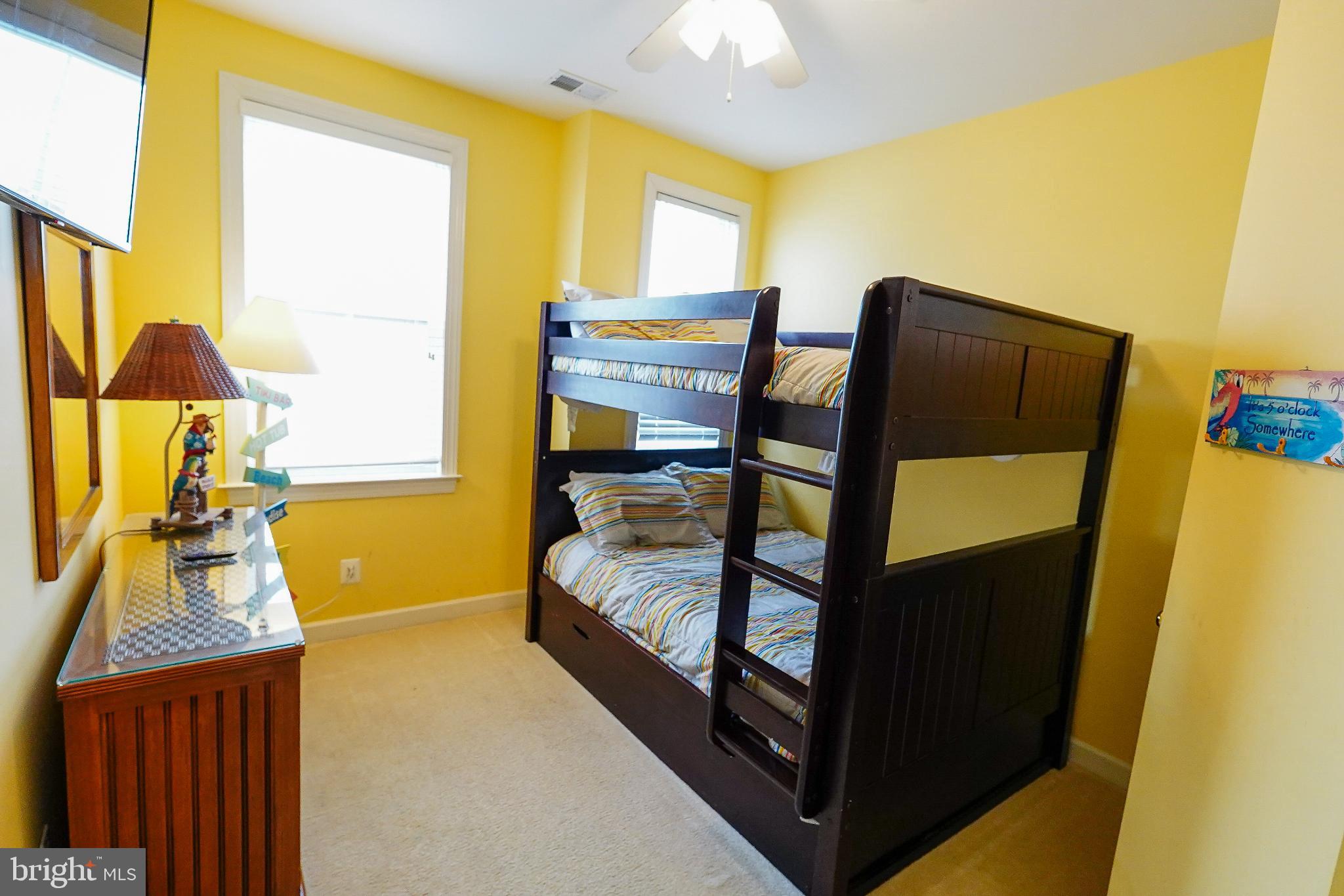 SUNSET ISLAND - Residential