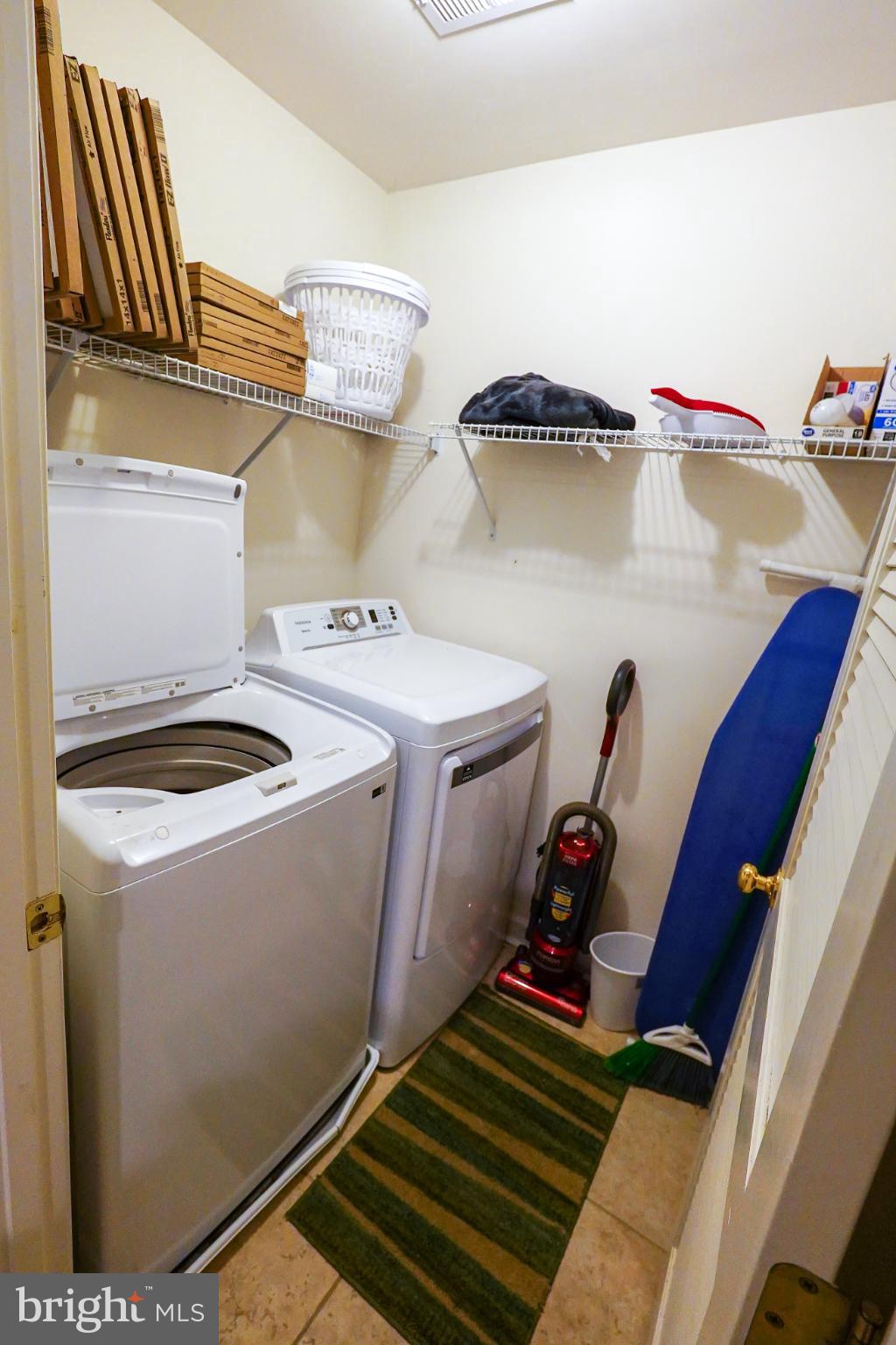 SUNSET ISLAND - Residential