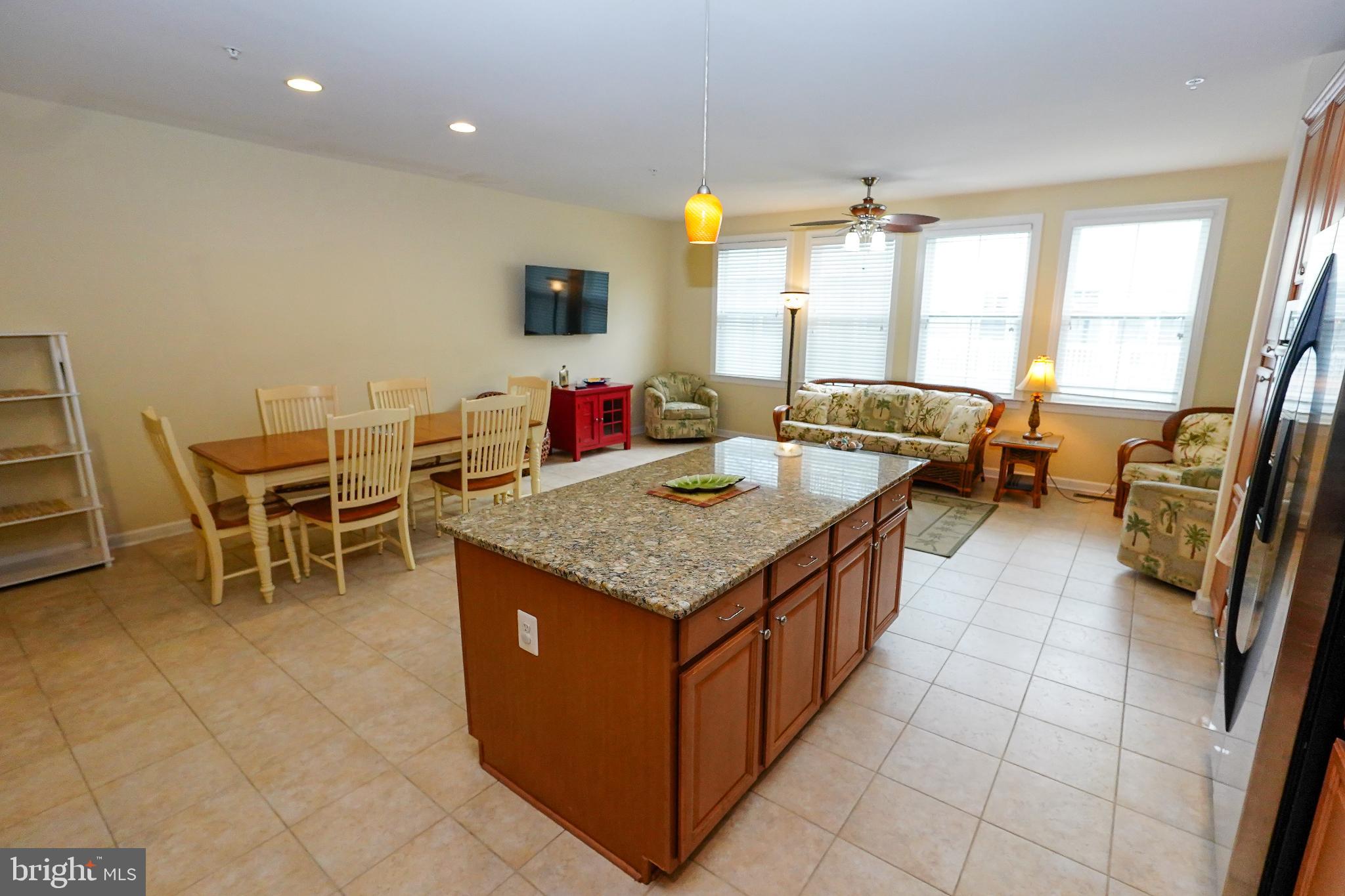 SUNSET ISLAND - Residential