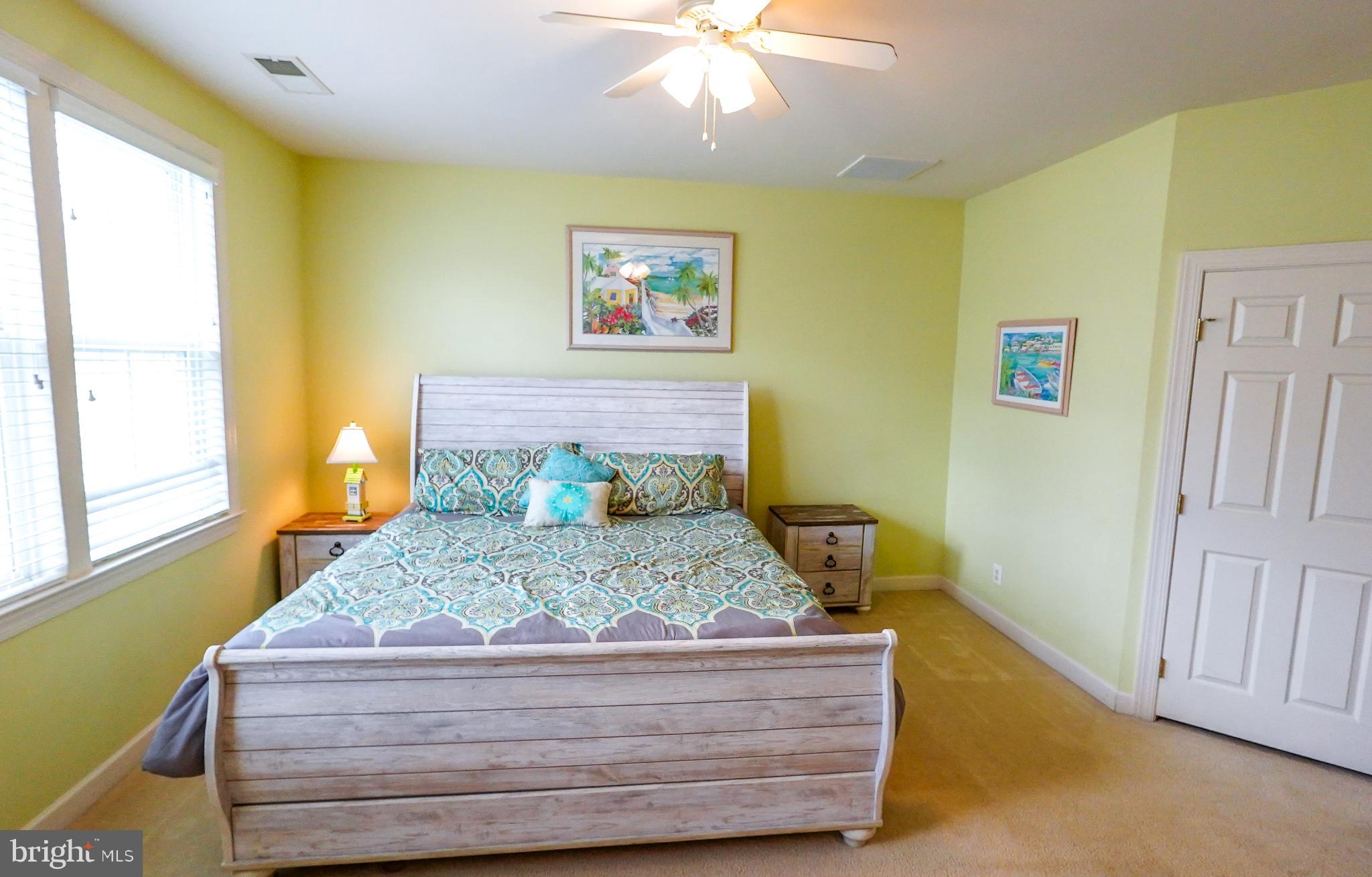 SUNSET ISLAND - Residential