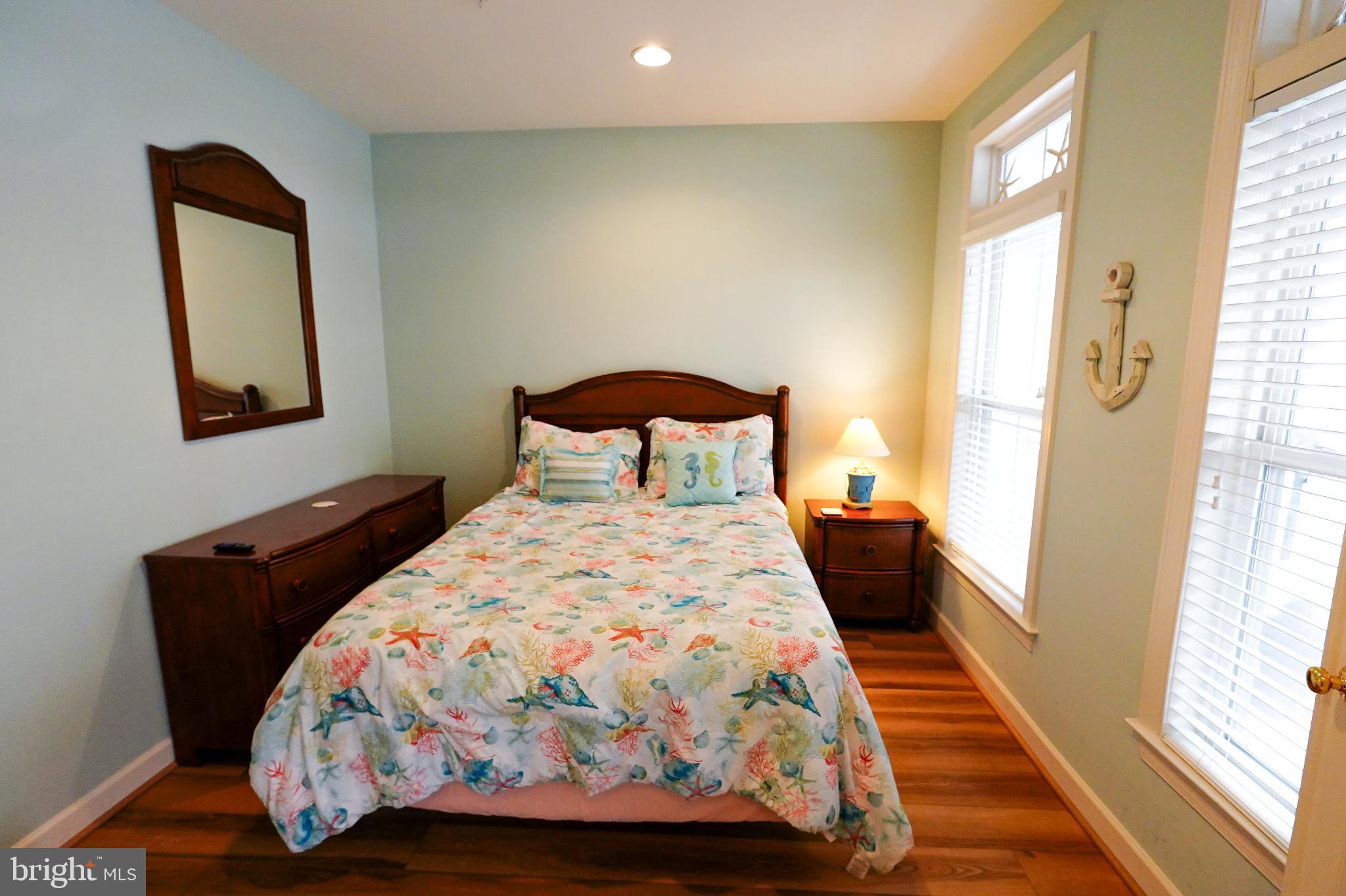 SUNSET ISLAND - Residential