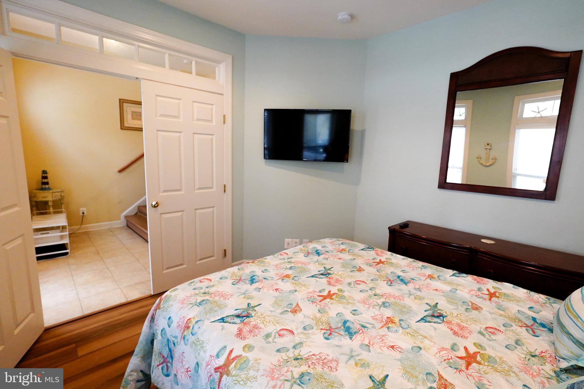 SUNSET ISLAND - Residential