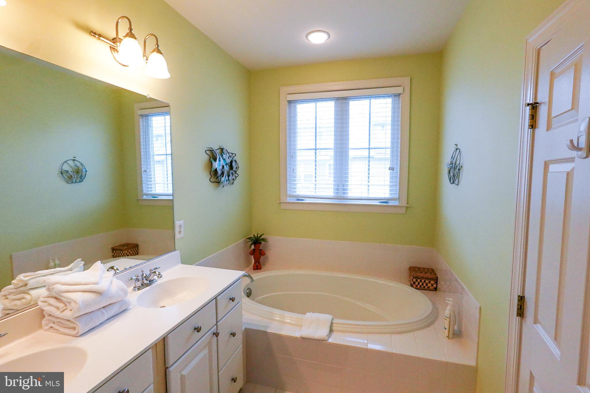 SUNSET ISLAND - Residential