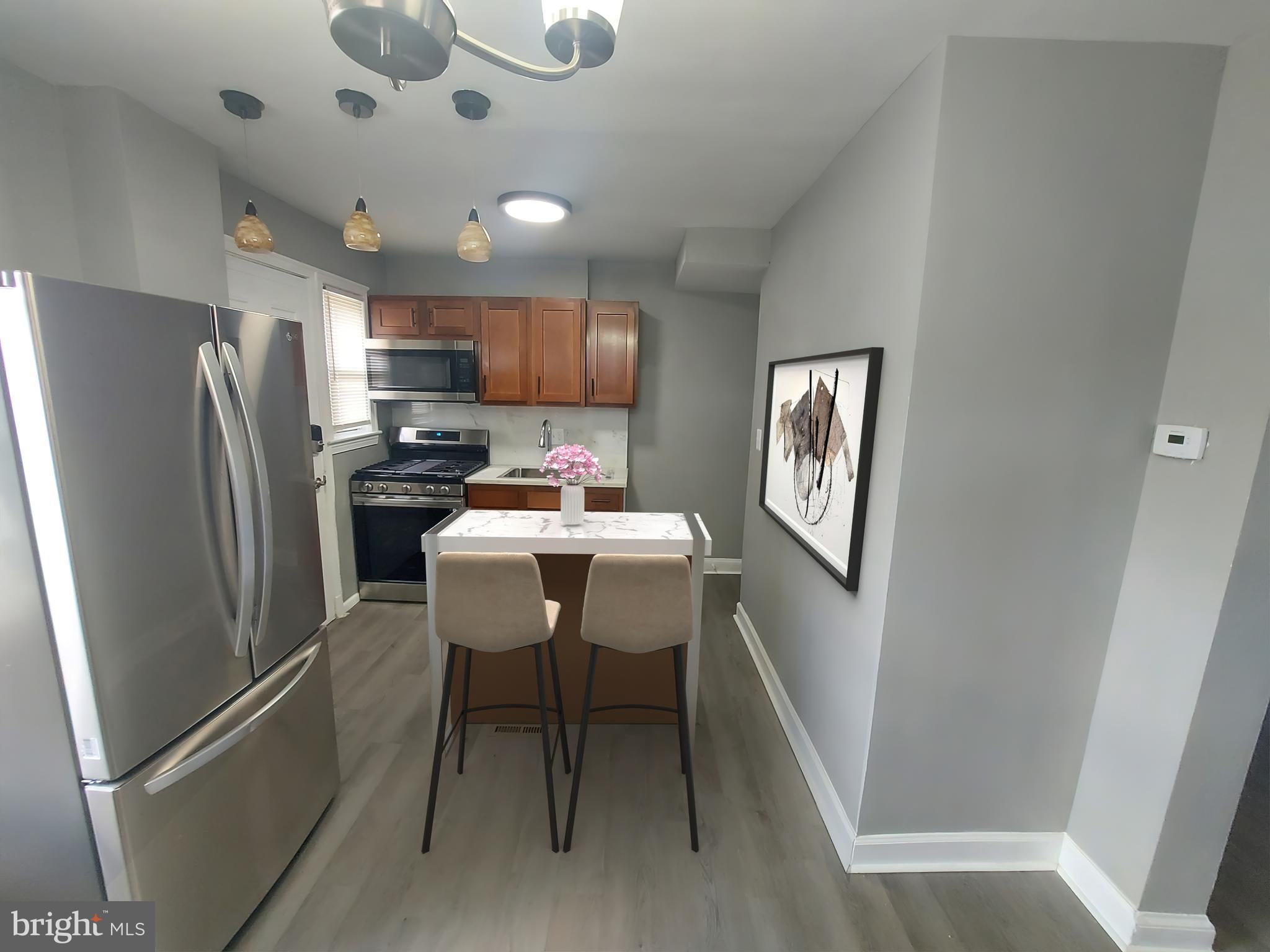 1811 T PLACE SE