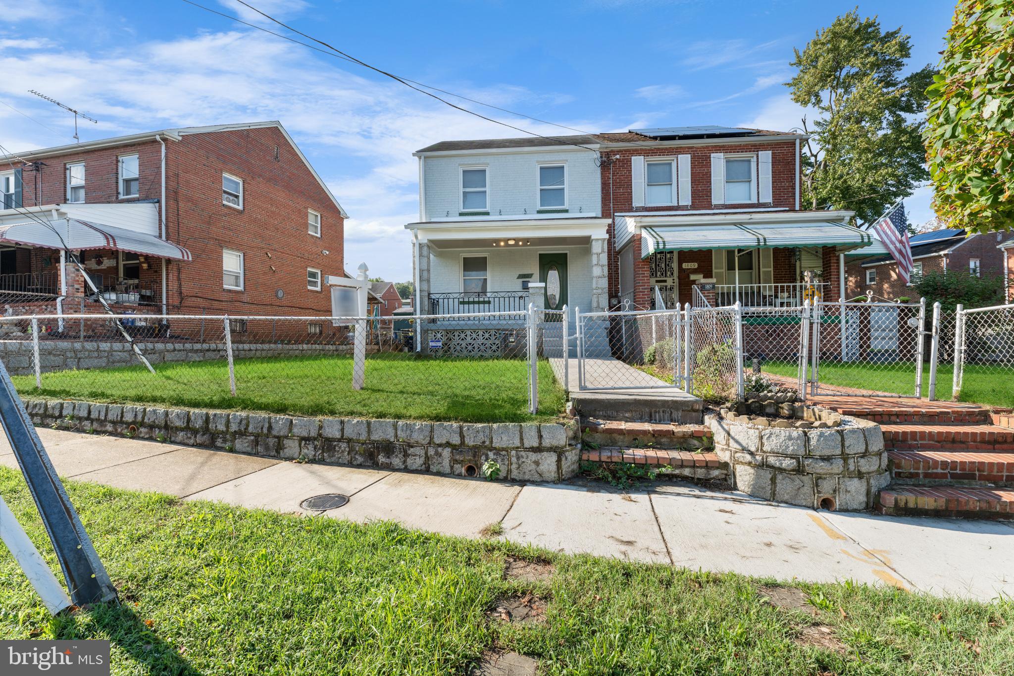 1811 T PLACE SE