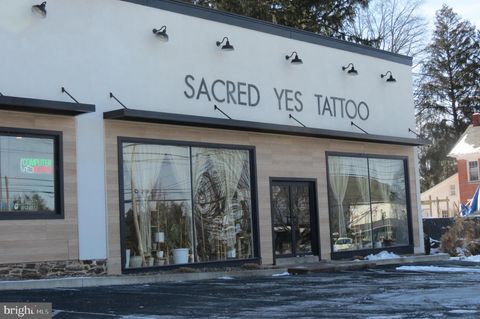 2608 COLUMBIA FRONT LANCASTER PA 17603