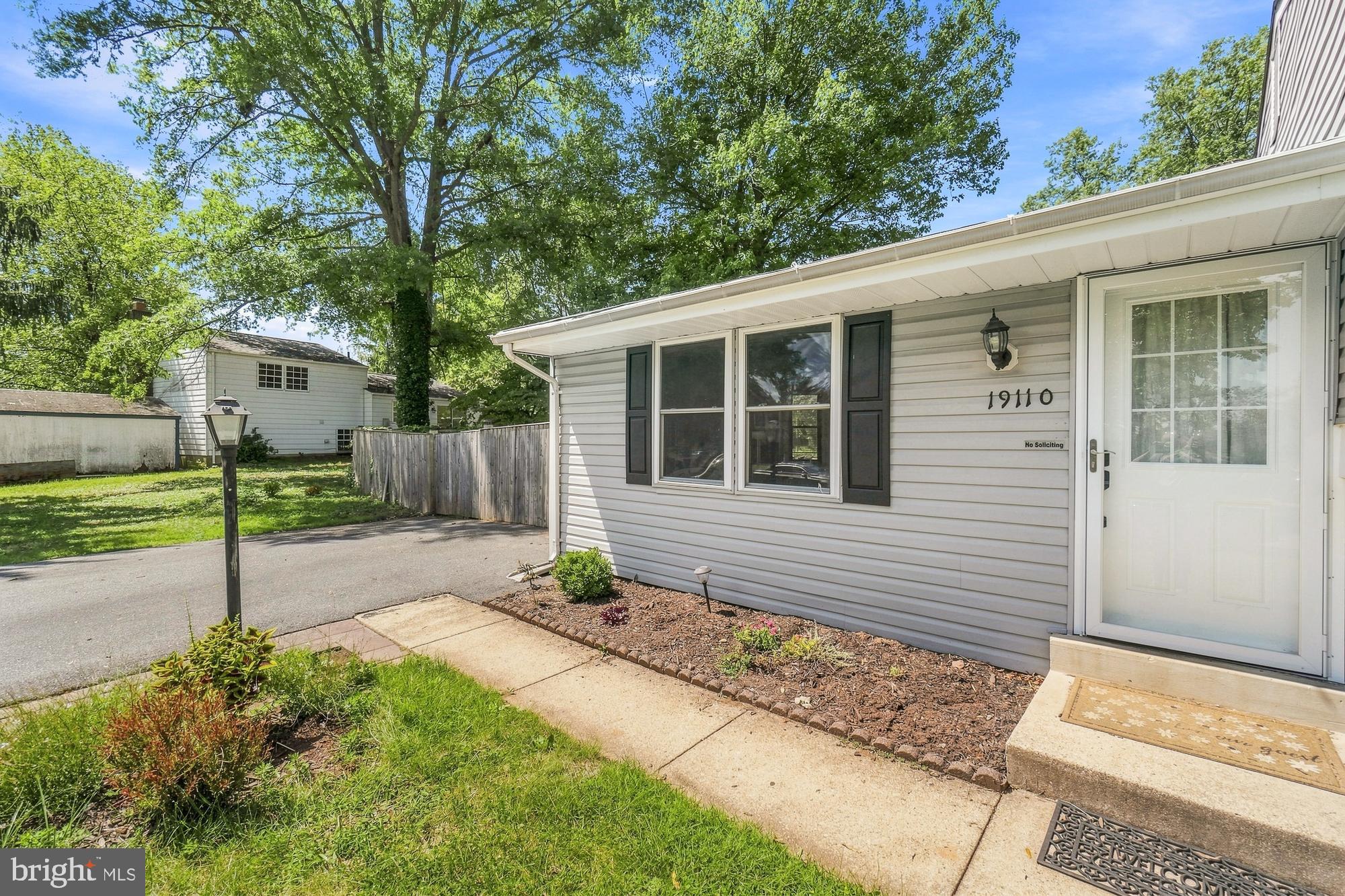 19110 DOWDEN CIRCLE