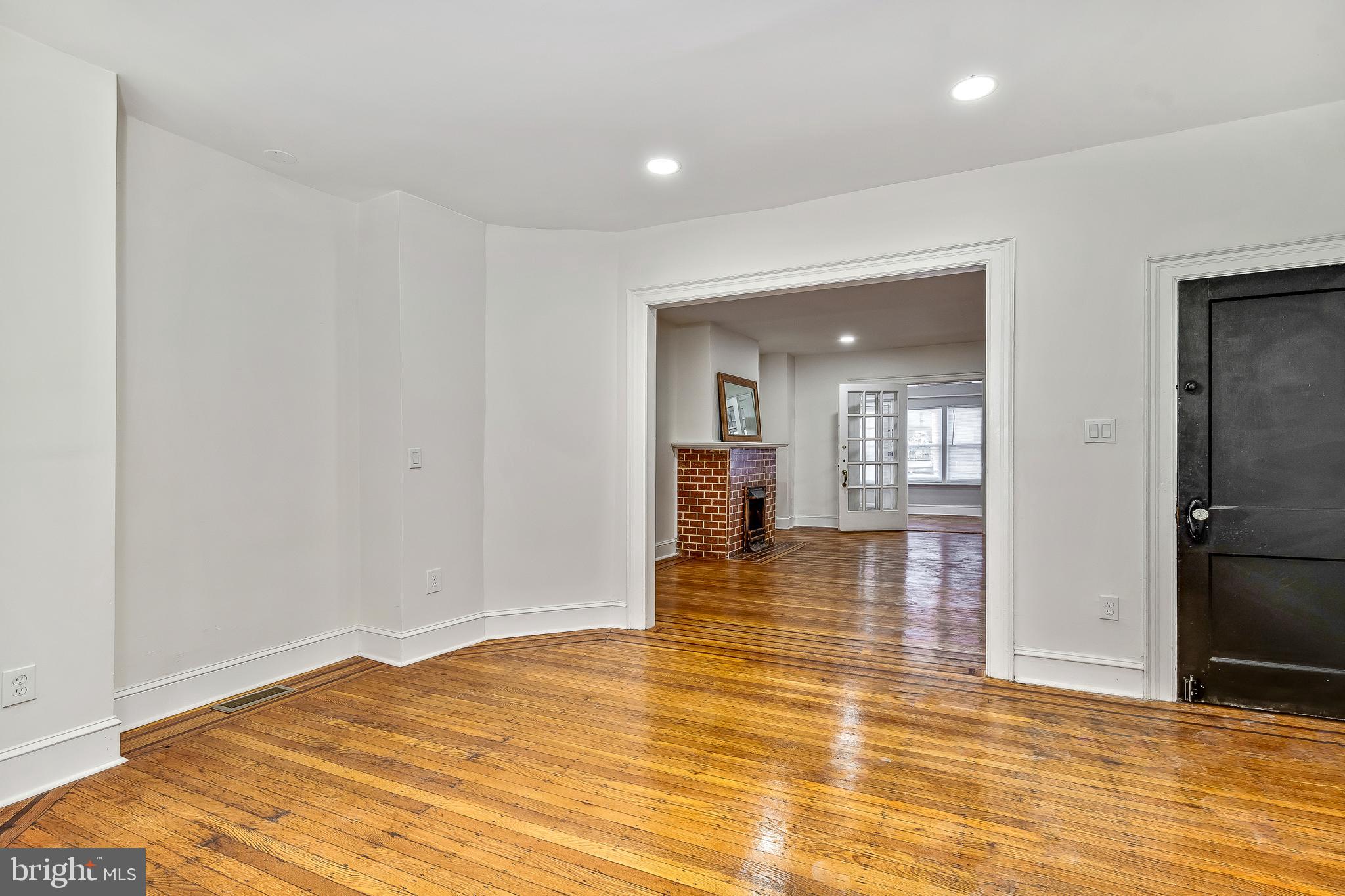 4622 LOCUST STREET