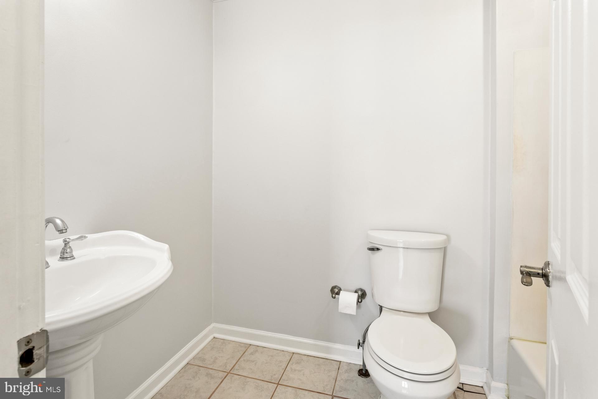 VILLAGE SHIRES - Residential