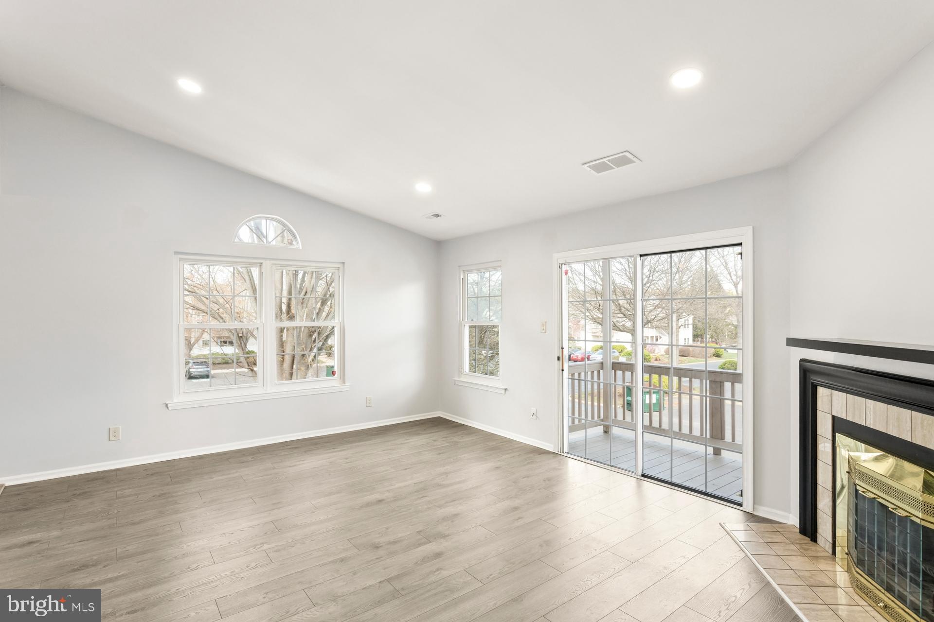 VILLAGE SHIRES - Residential