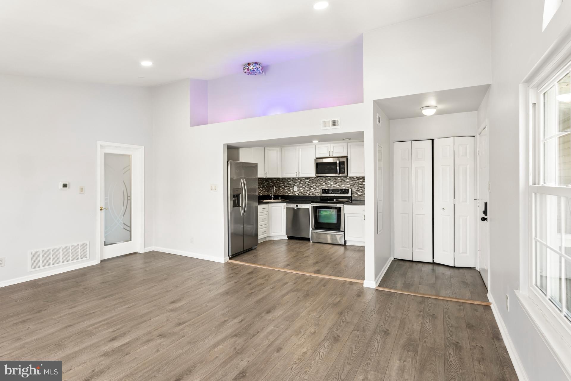 VILLAGE SHIRES - Residential