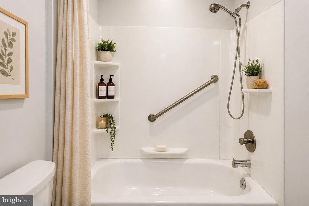 VILLAGE SHIRES - Residential